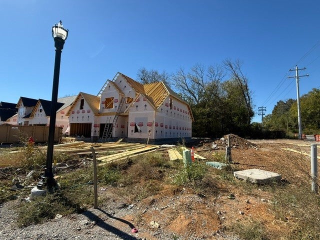 200 Easter Lilly Way