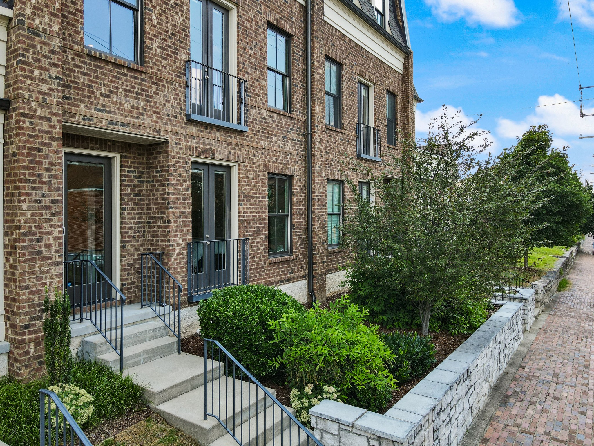 1313 5th Ave N 2
