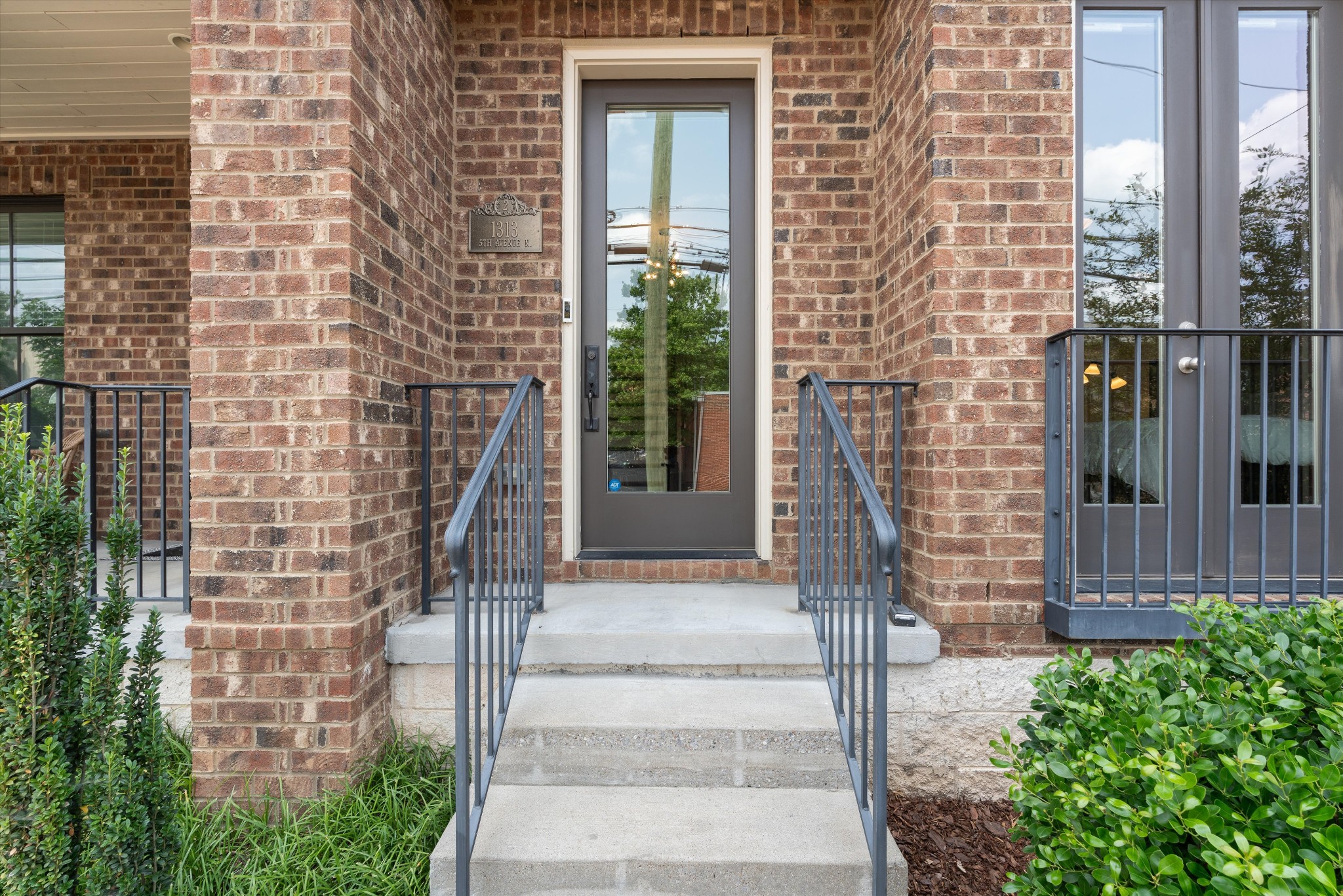 1313 5th Ave N 2