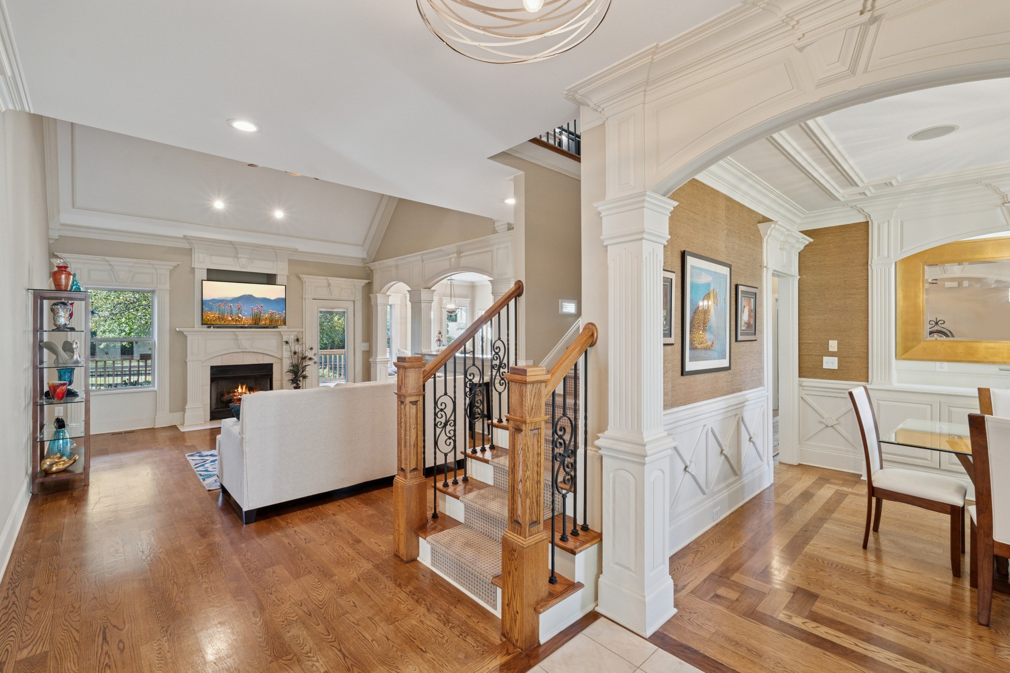 2711 Crowne Pointe Dr