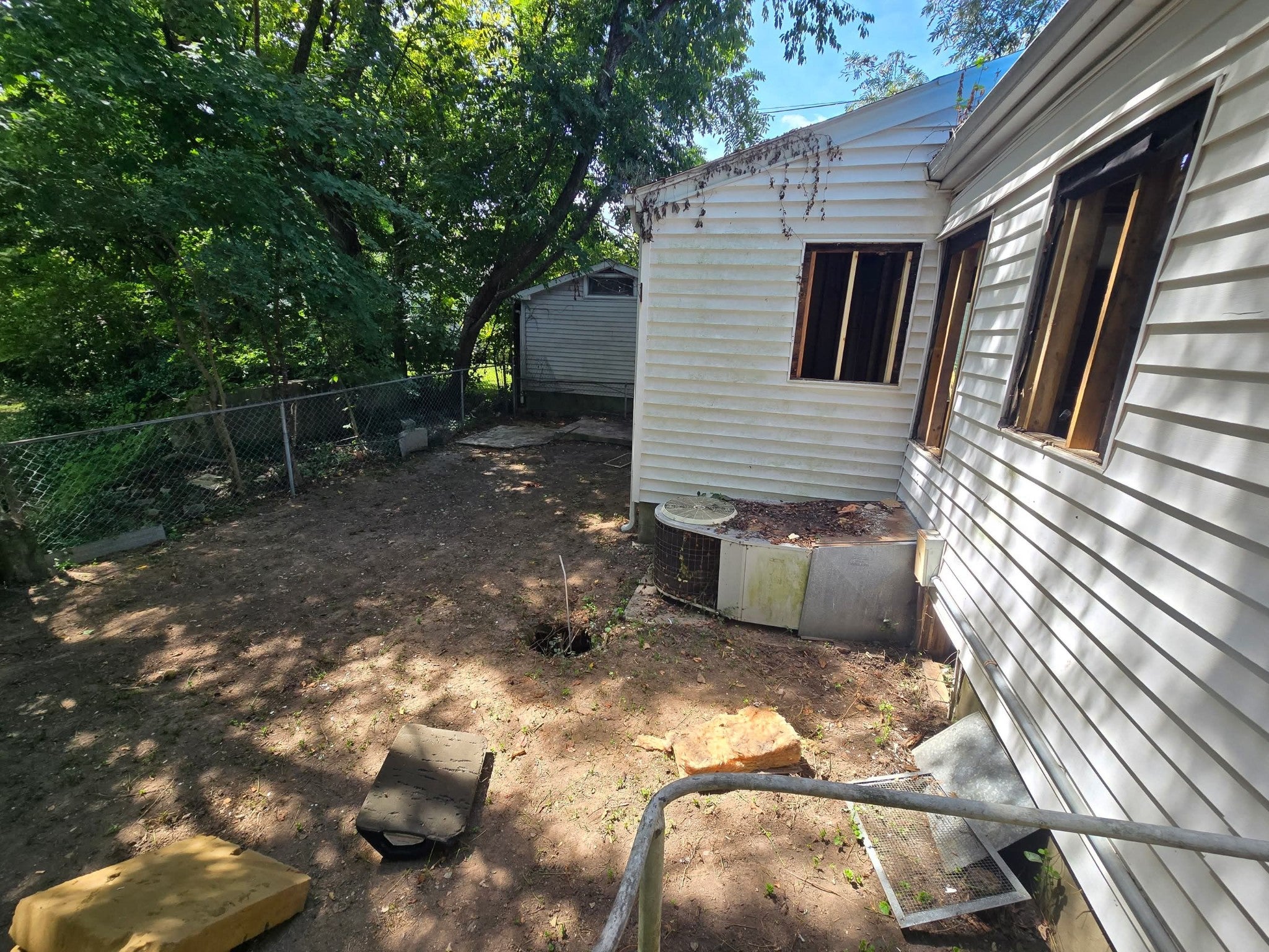 309 Crestview Dr