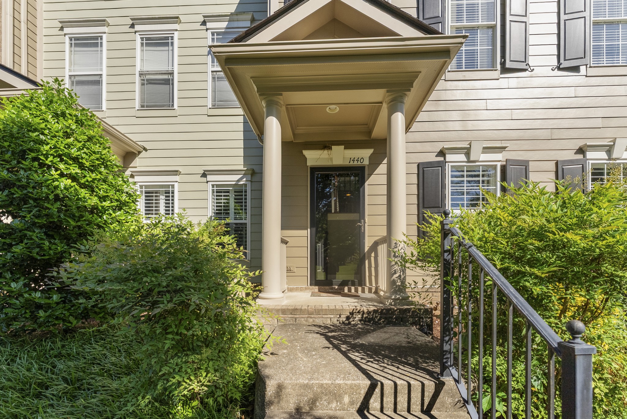 1440 Burnside Dr