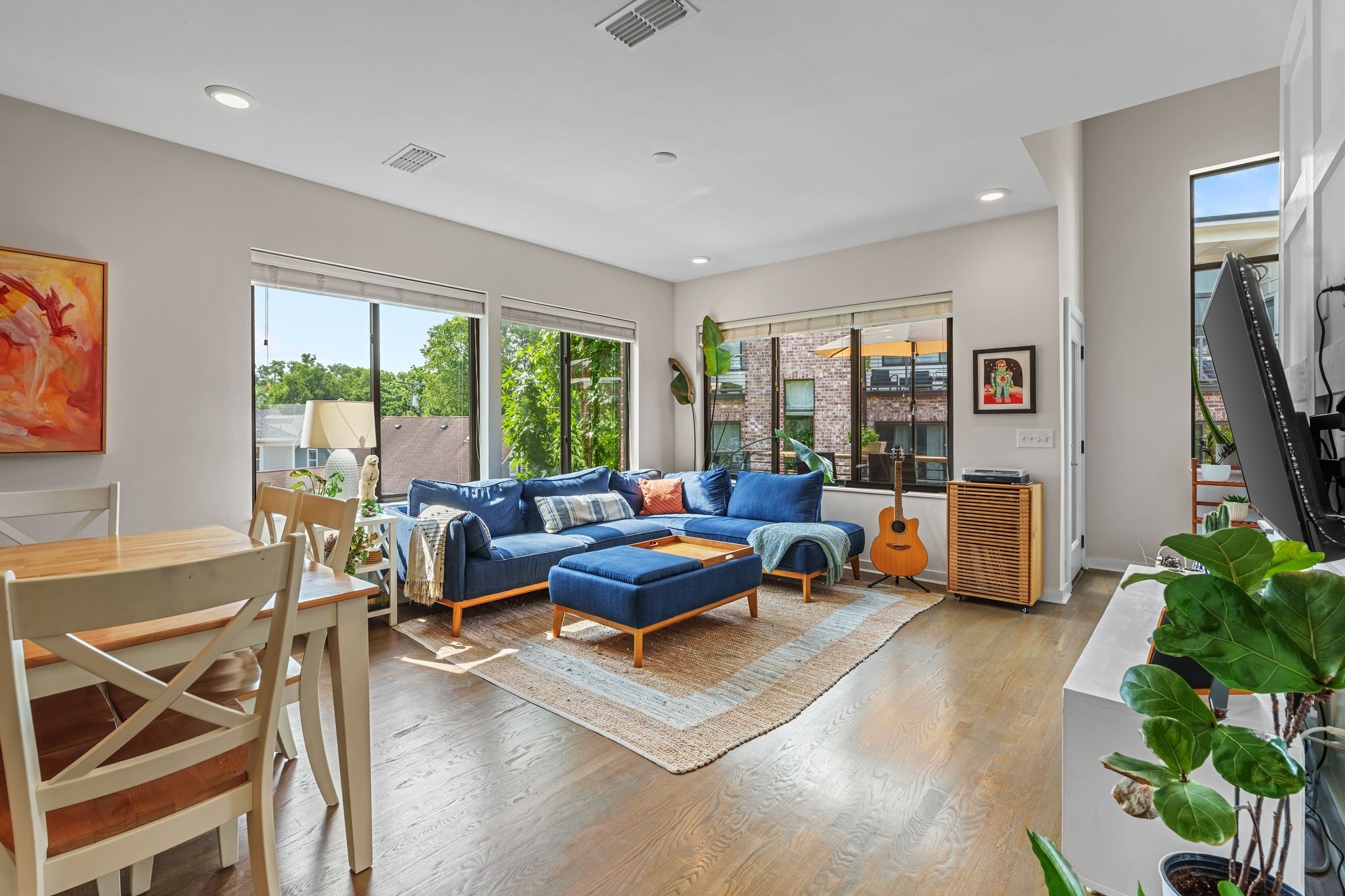 1035 Chester Ave 10