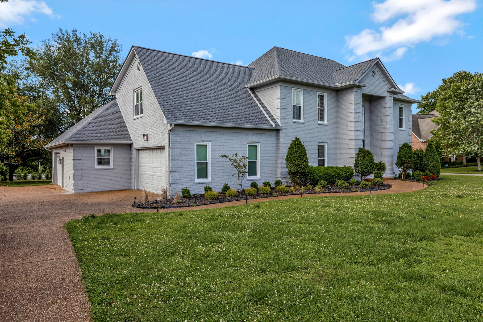 209 Barrington Ct W