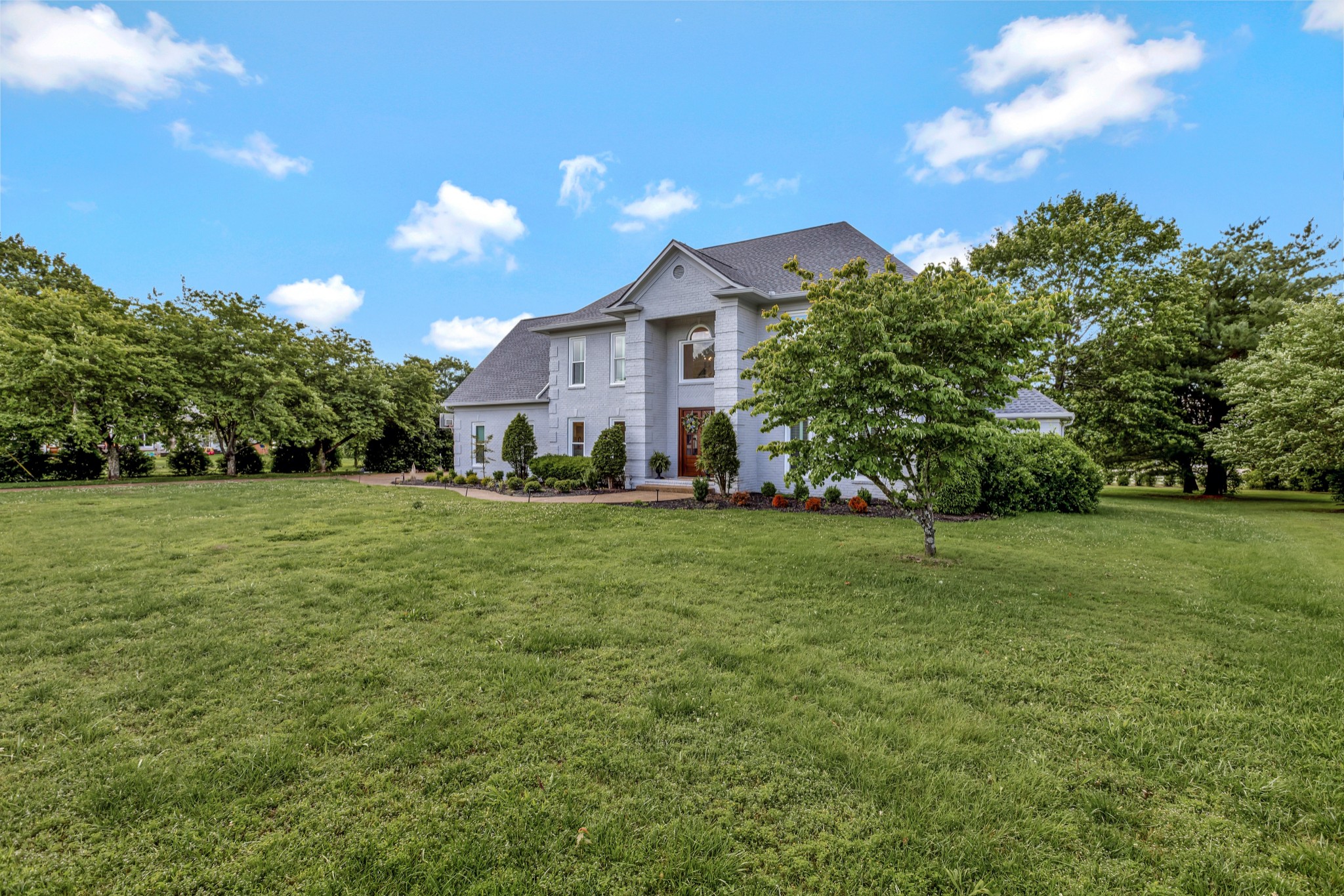 209 Barrington Ct W