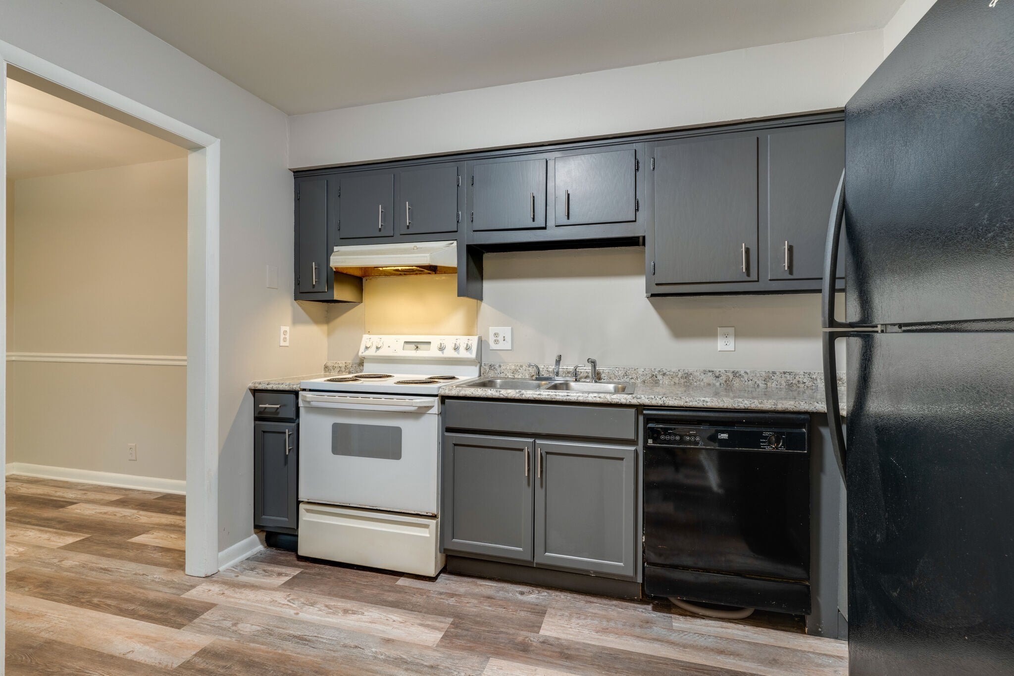 555 N DuPont Ave D91