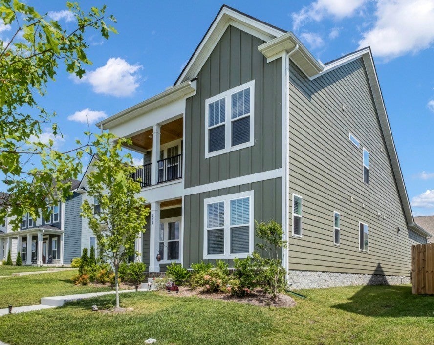 1012 Indigo Aly