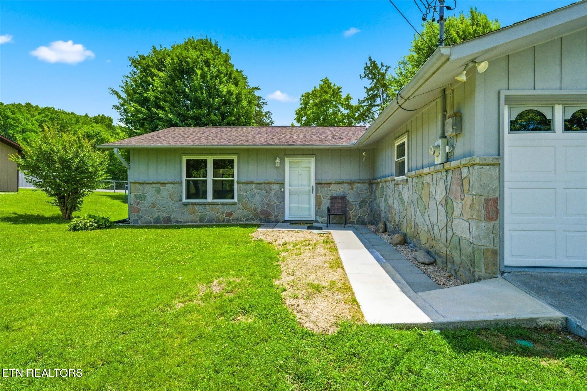 409 Windrush Circle