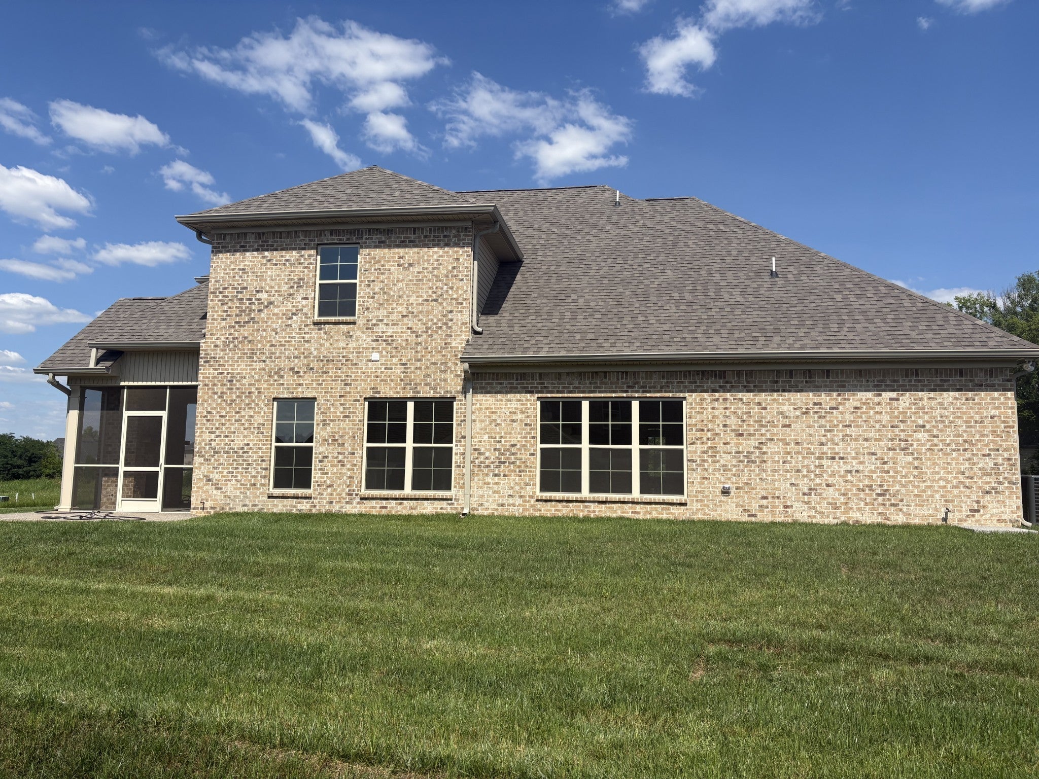 927 Licinius Ln