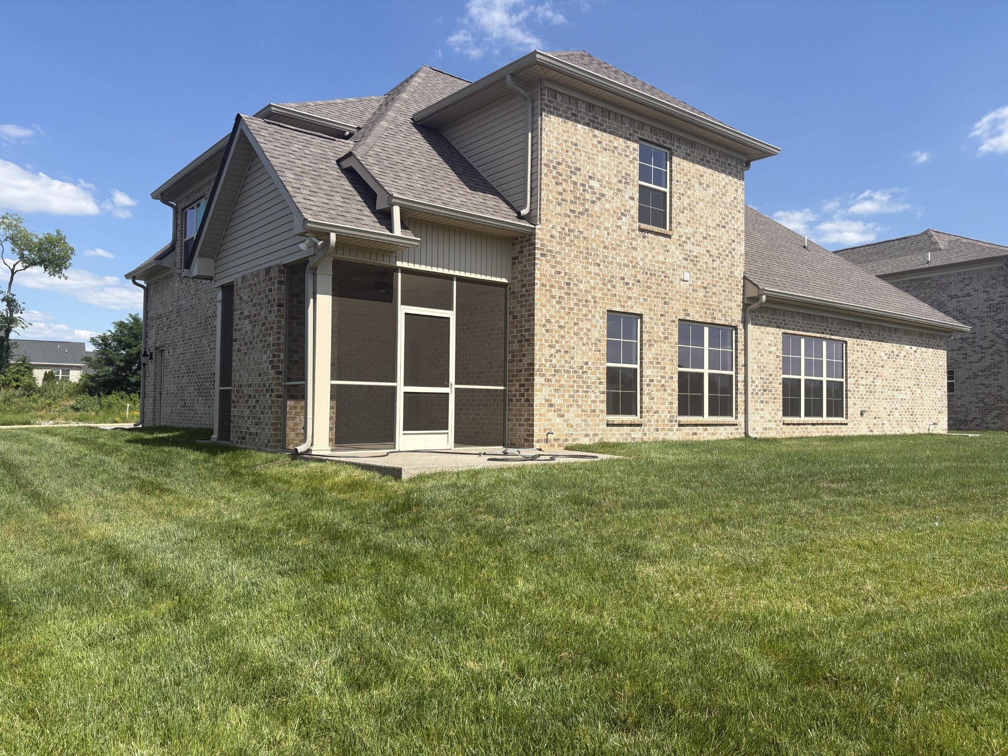 927 Licinius Ln