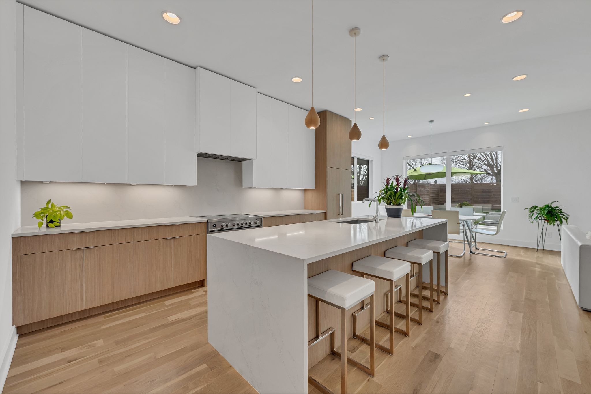 2510A Barclay Dr