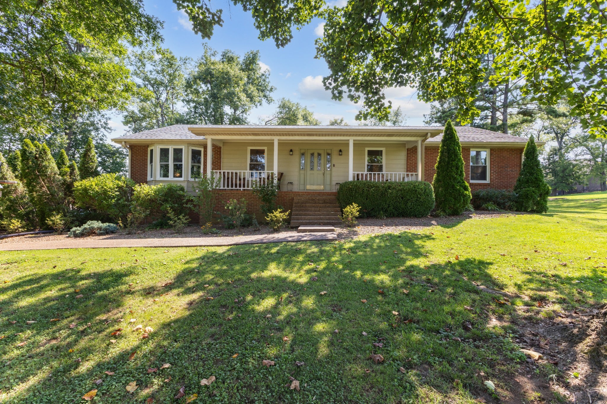 1010 Hearthside Ct S - Photo 2