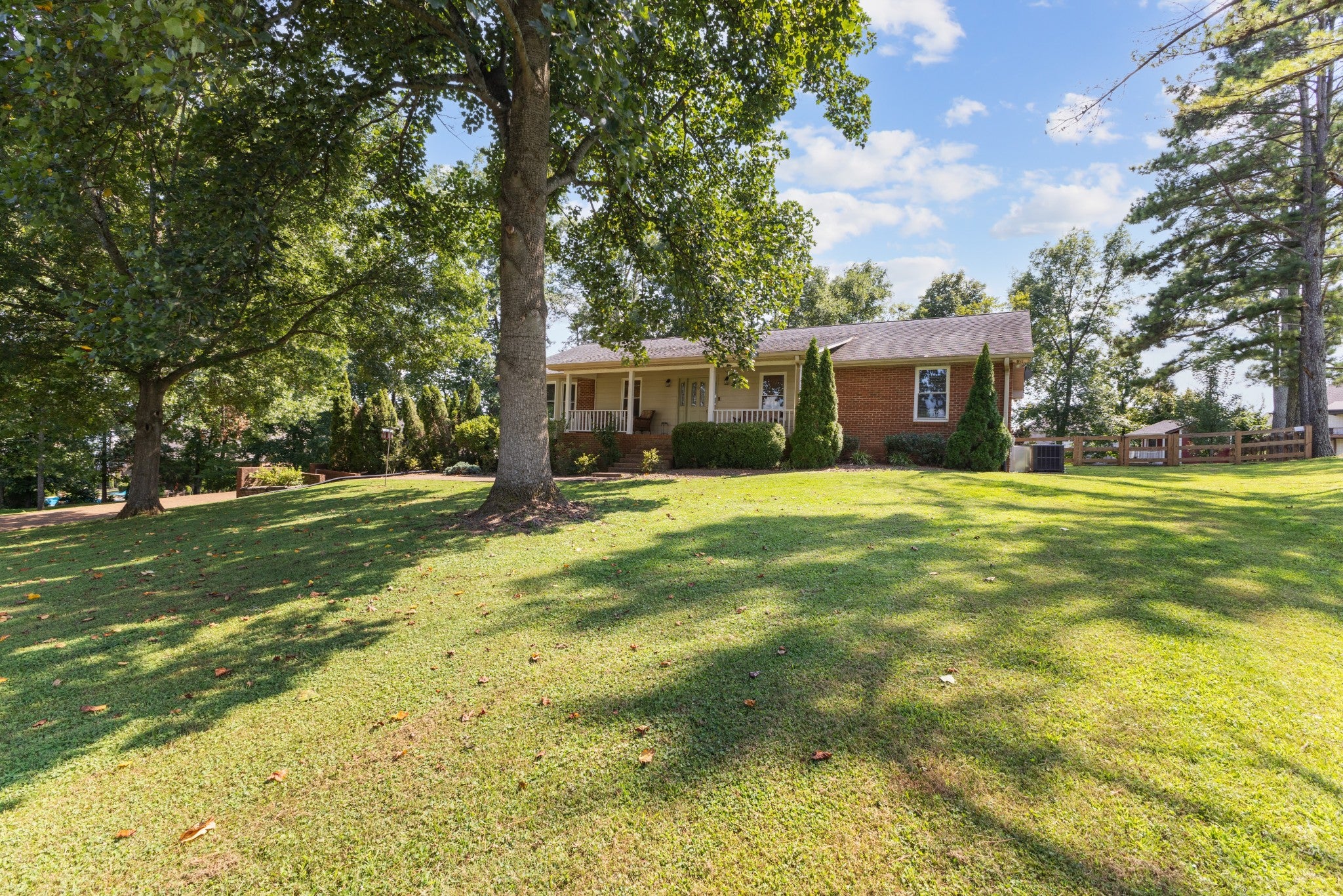 1010 Hearthside Ct S - Photo 3