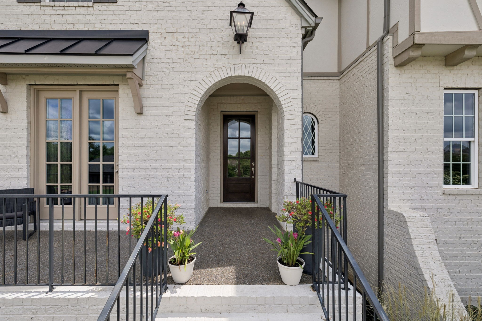 4167 Old Light Cir