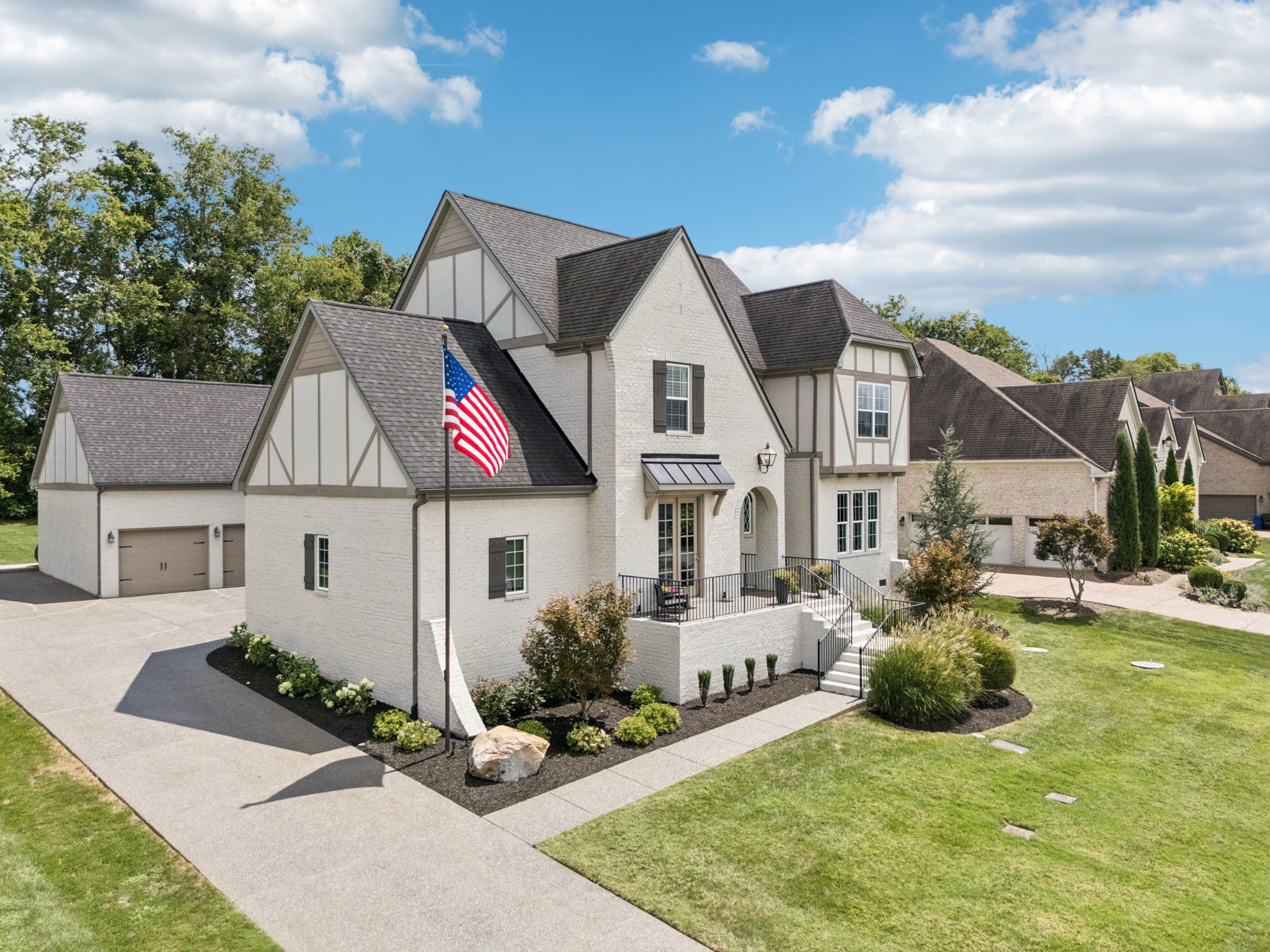 4167 Old Light Cir