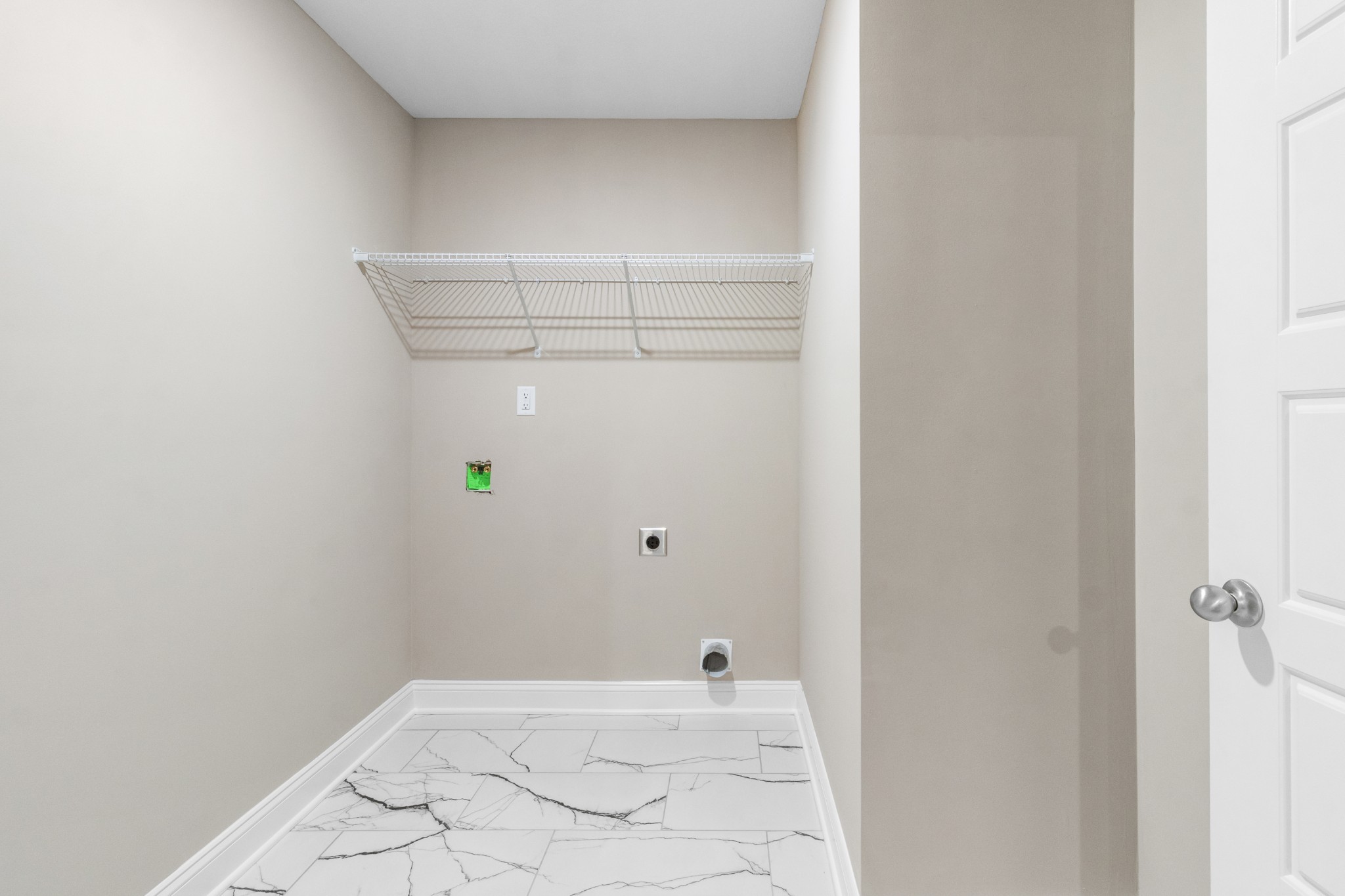 Clarksville, Tennessee 37043, United States, 5 Bedrooms Bedrooms, ,3 BathroomsBathrooms,Residential,Active,126950