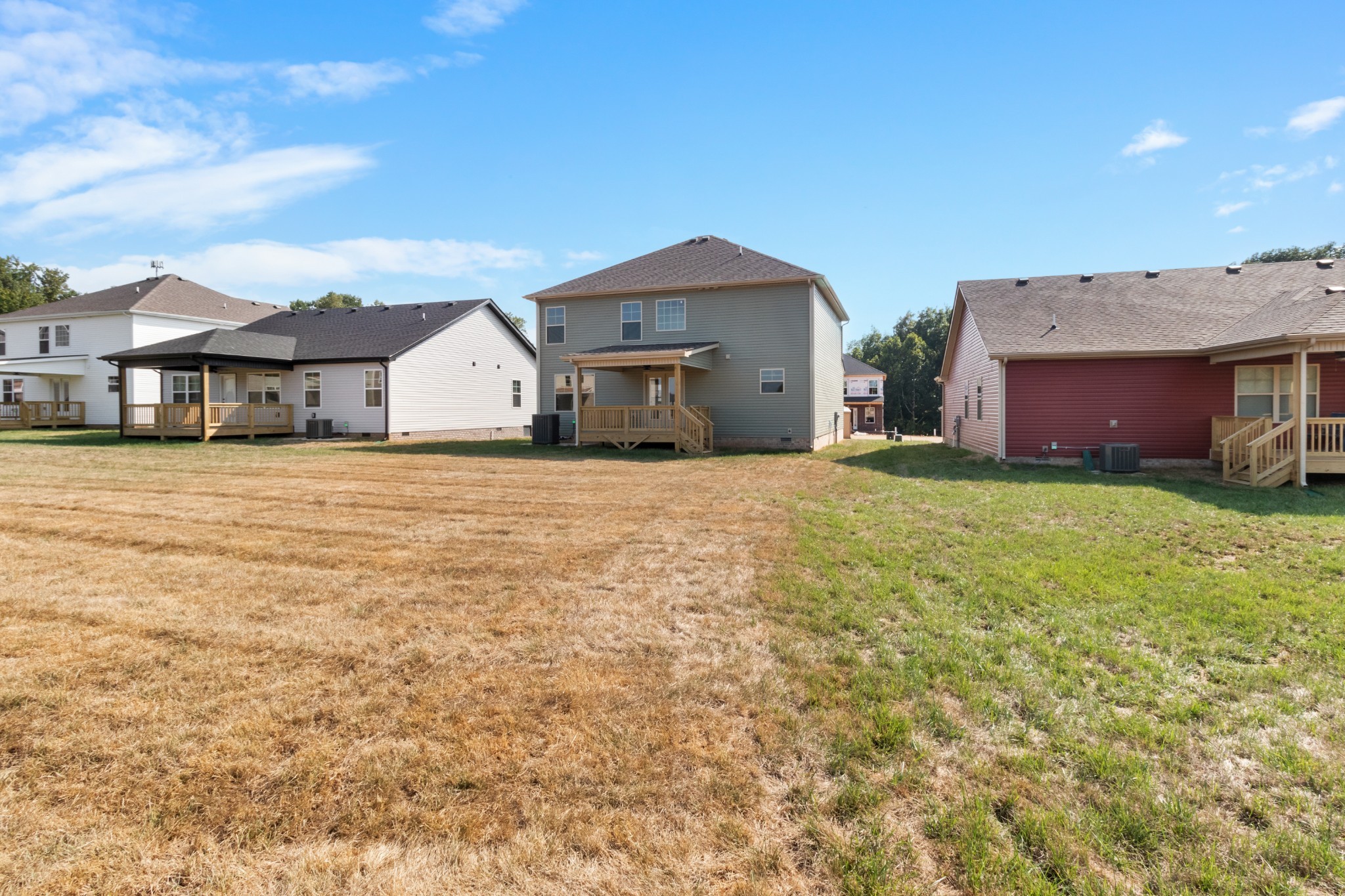 Clarksville, Tennessee 37043, United States, 5 Bedrooms Bedrooms, ,3 BathroomsBathrooms,Residential,Active,126950