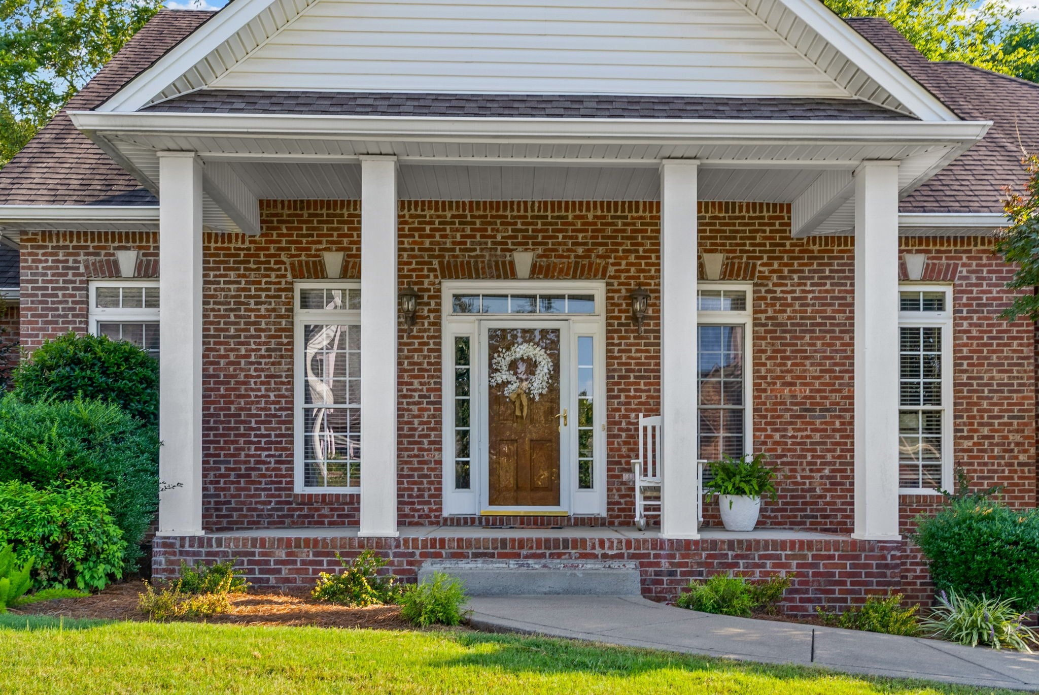 812 Brooke Valley Trce