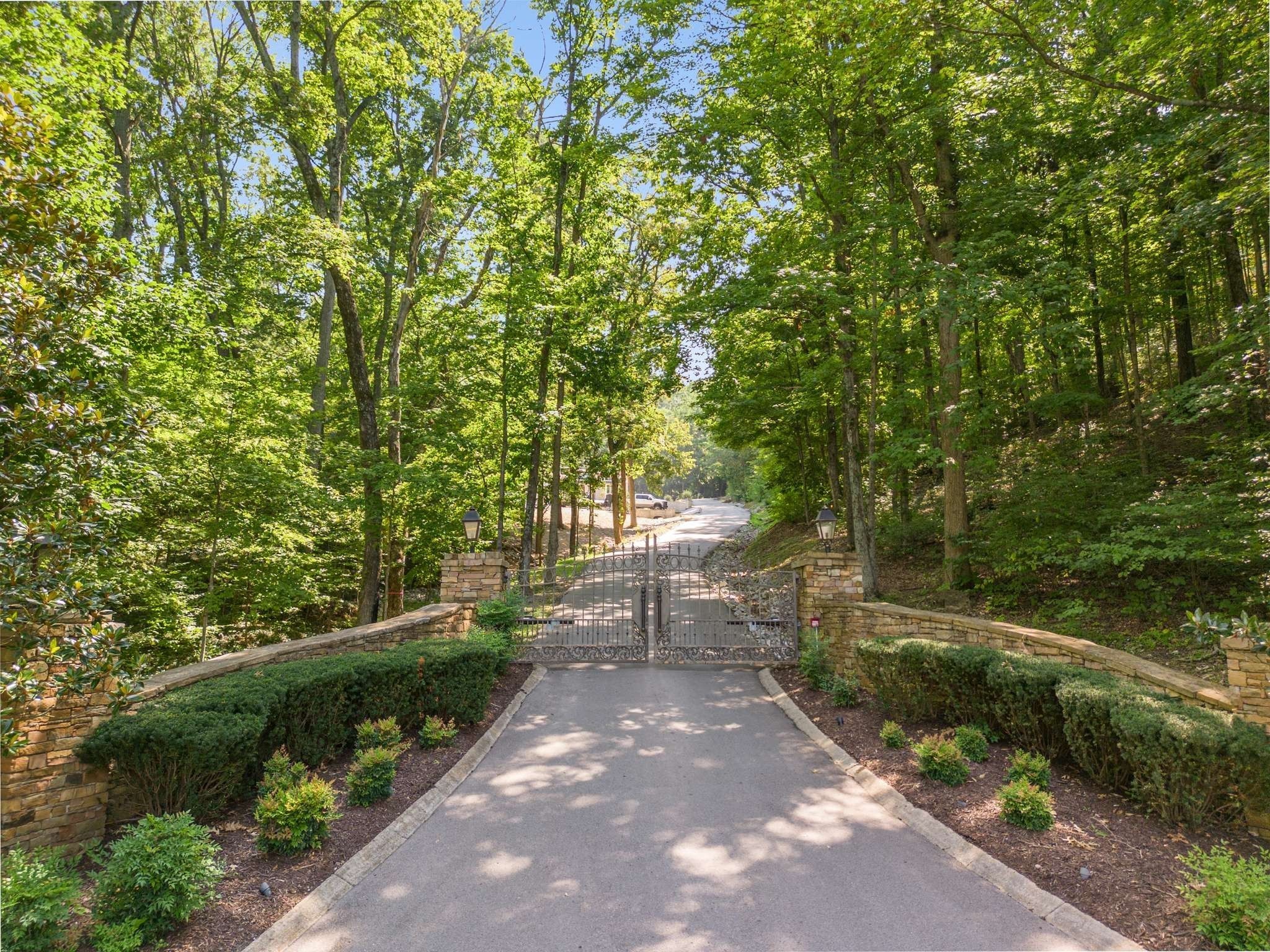 730 Valhalla Ln
