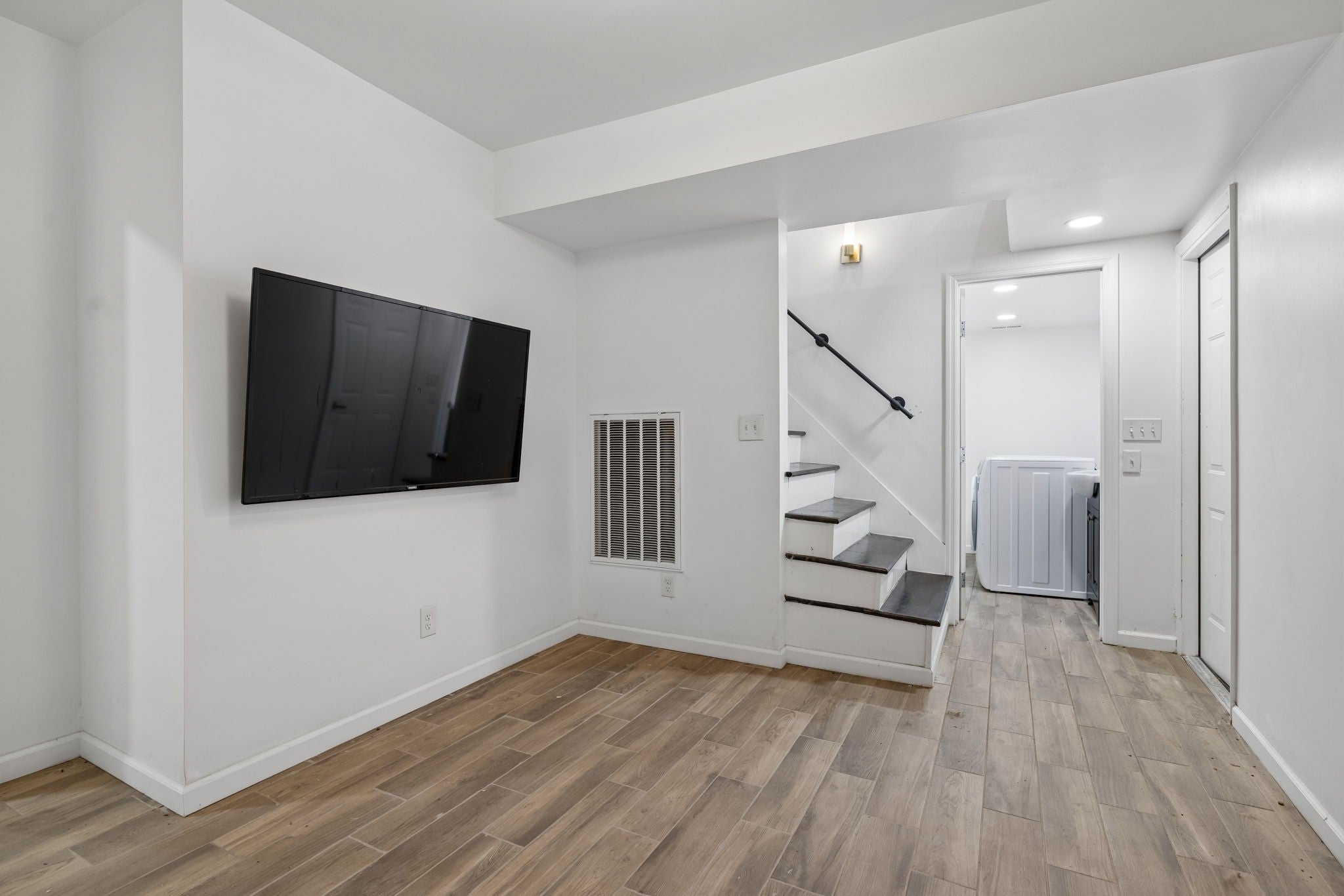 1208 Dempsey Dr