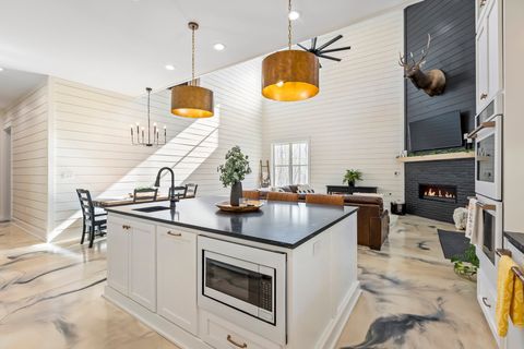 610 Dogwood Way Burns TN 37029