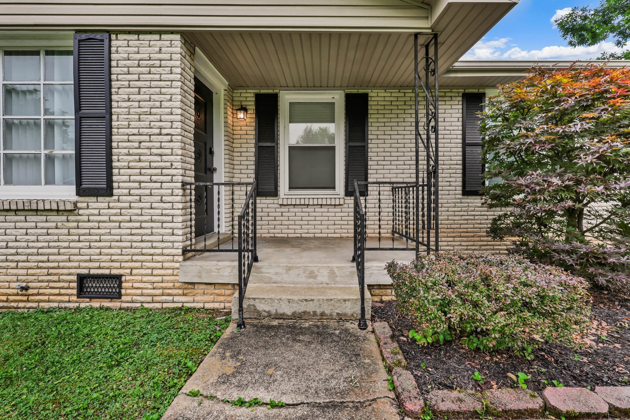 573 Chesterfield Dr