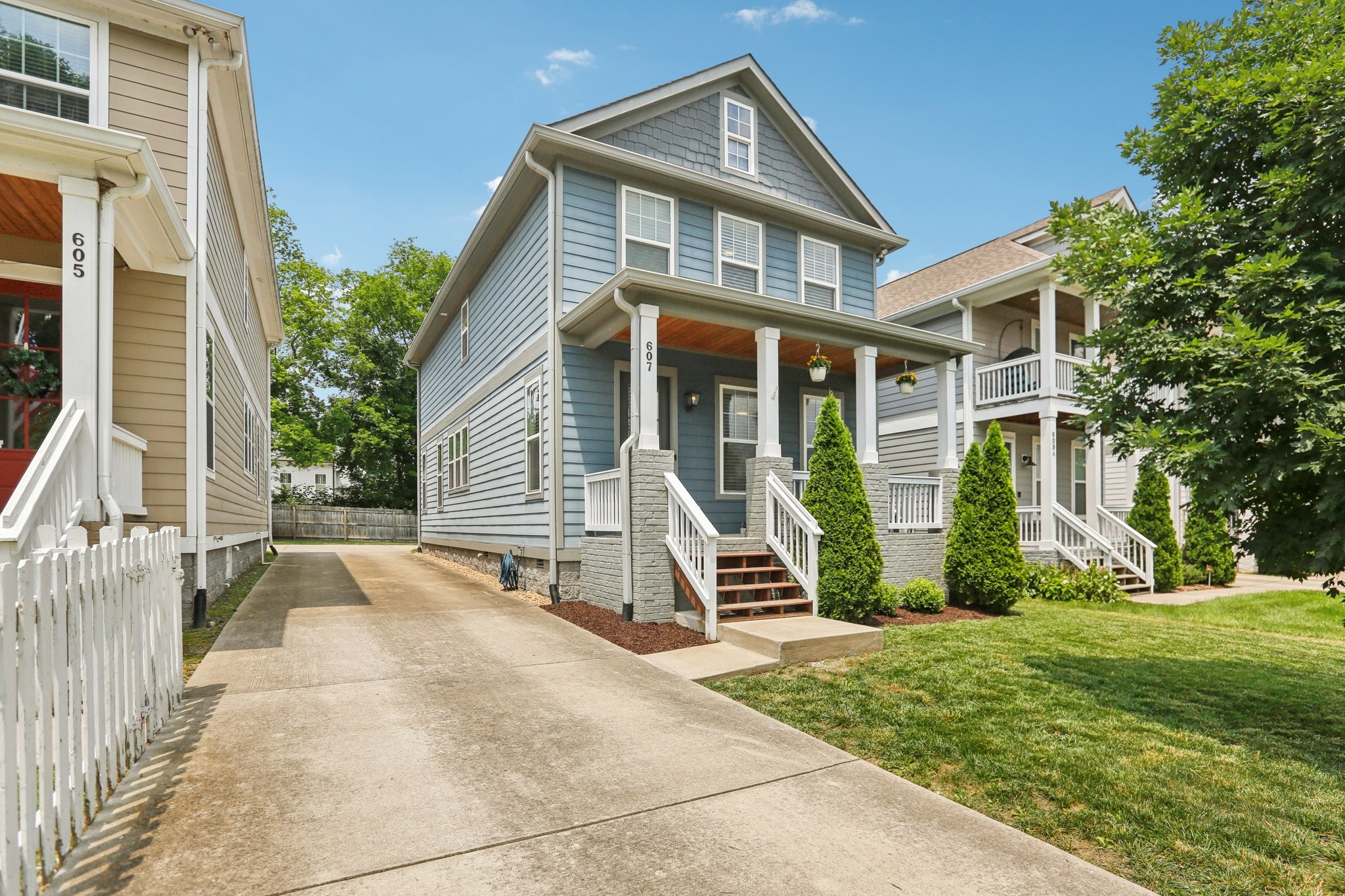 607 Ries Ave