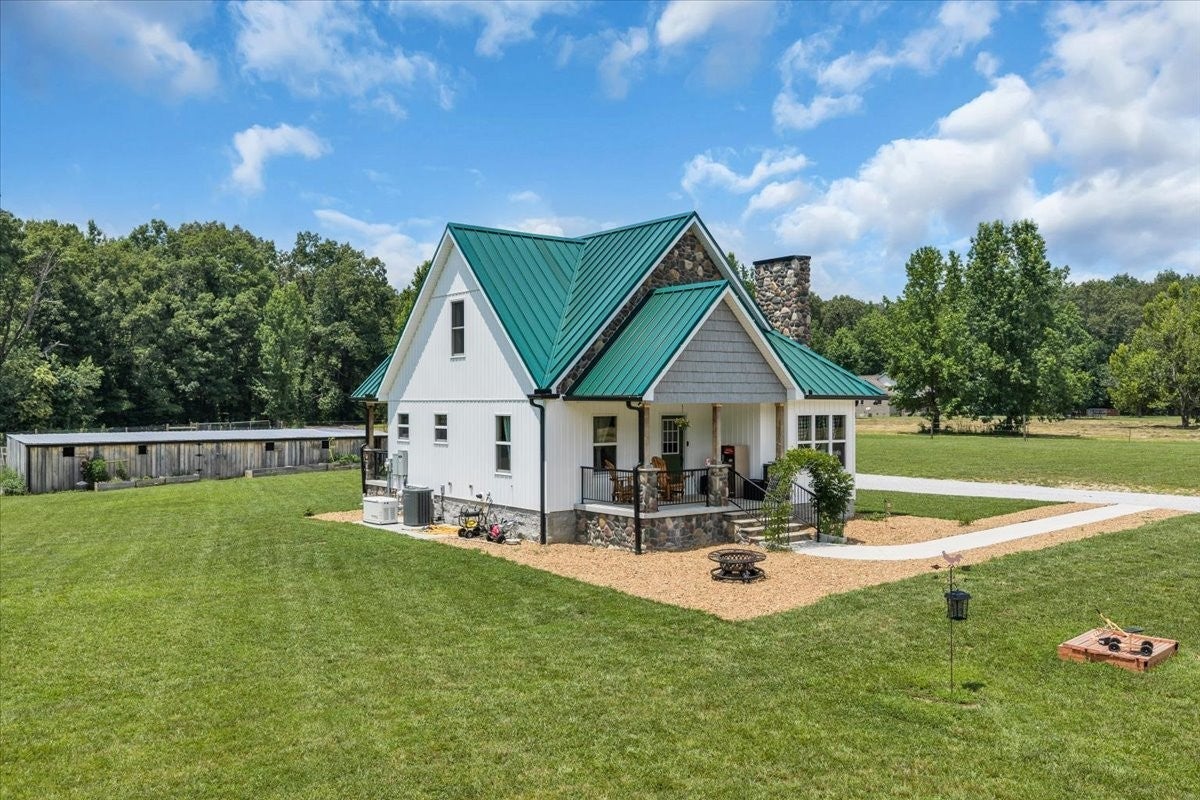 178 Walnut Creek Dr