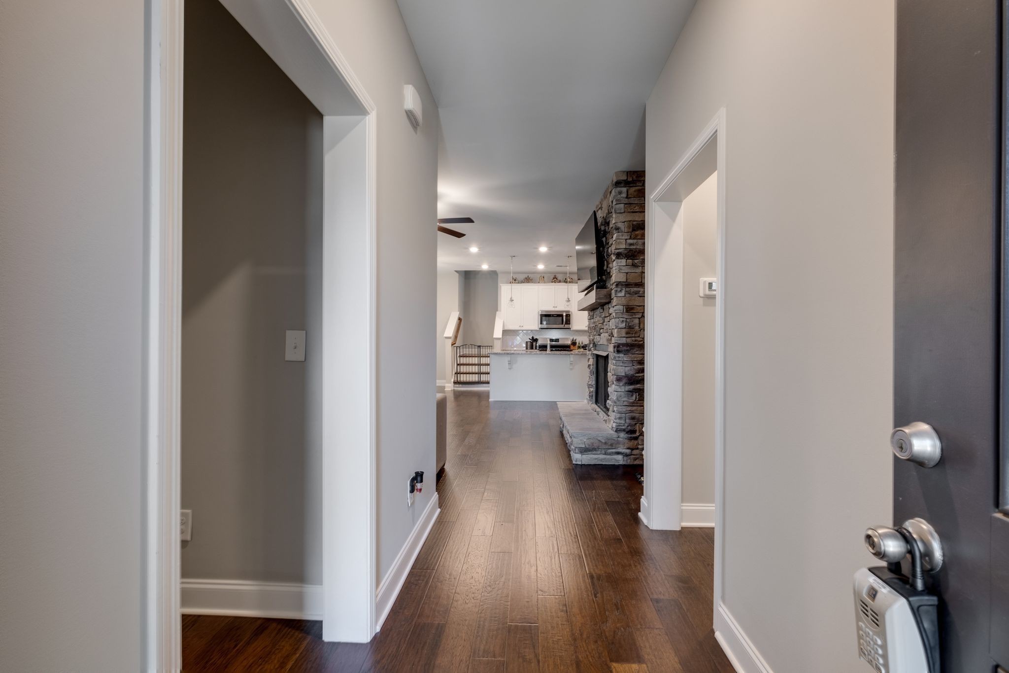907 Nance Ln