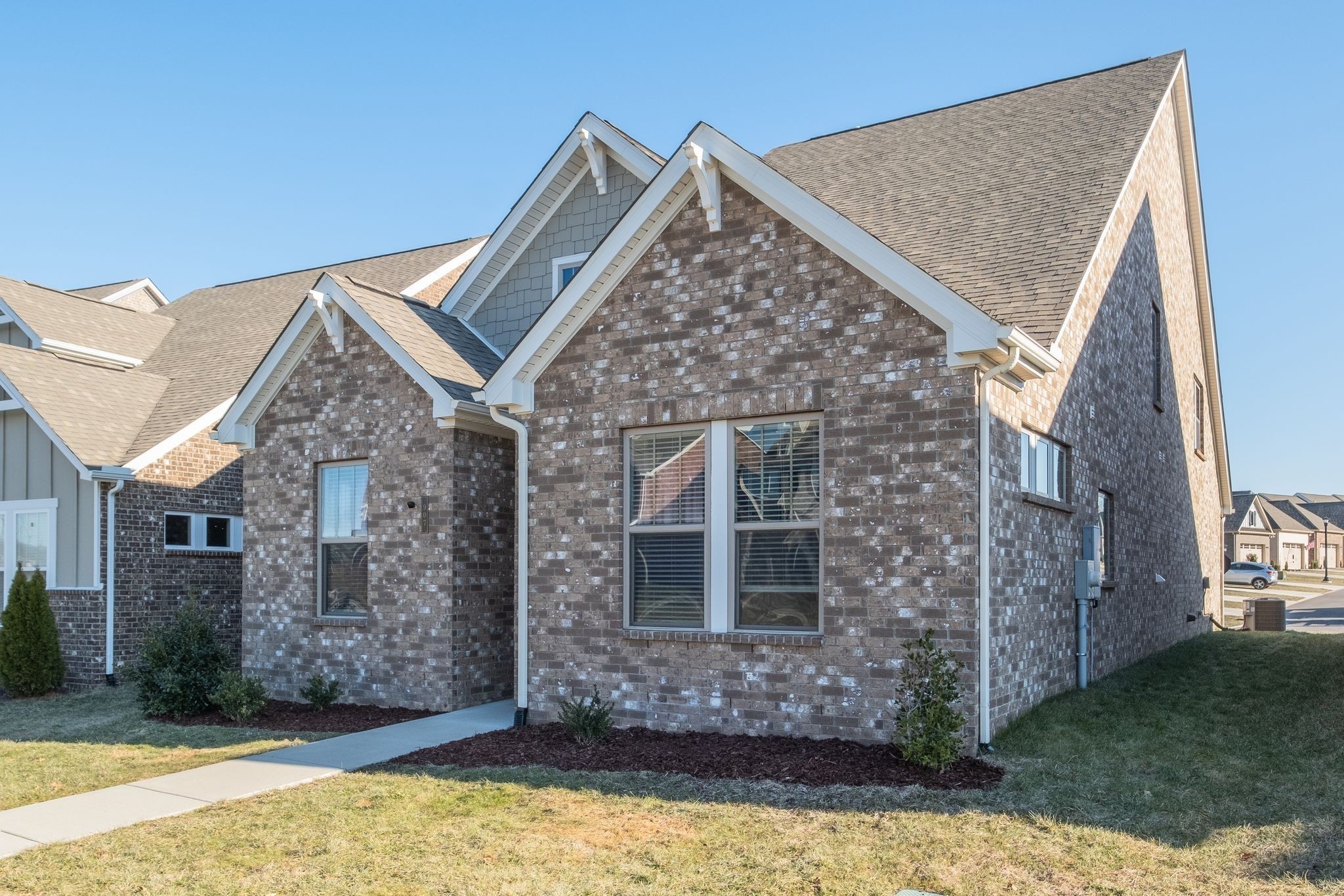 907 Nance Ln