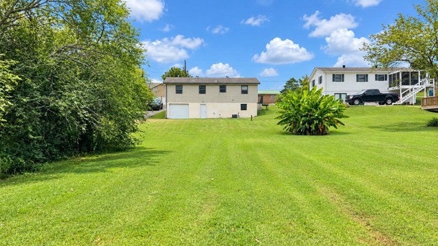 1645 Falcon Dr SE - Photo 4