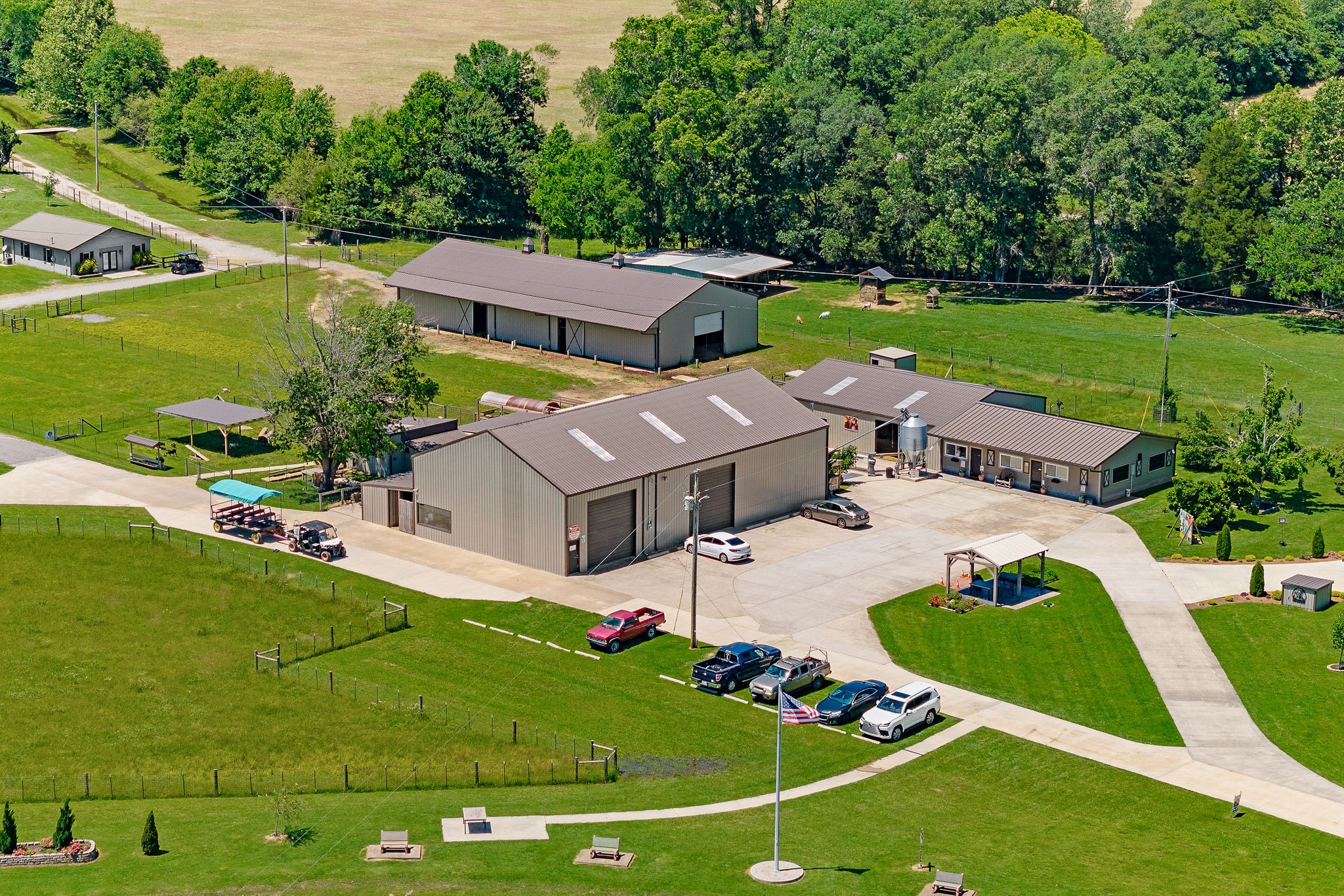 285 Harmony Ln