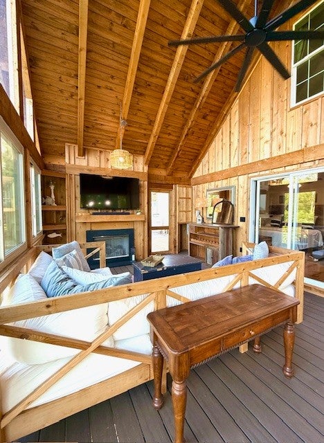 446 Oak Dr
