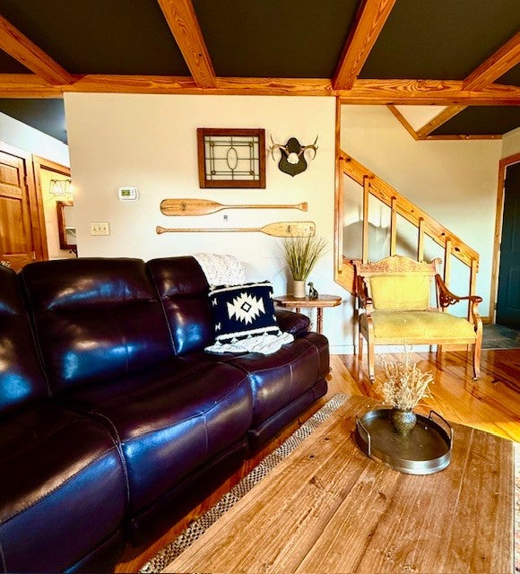 446 Oak Dr
