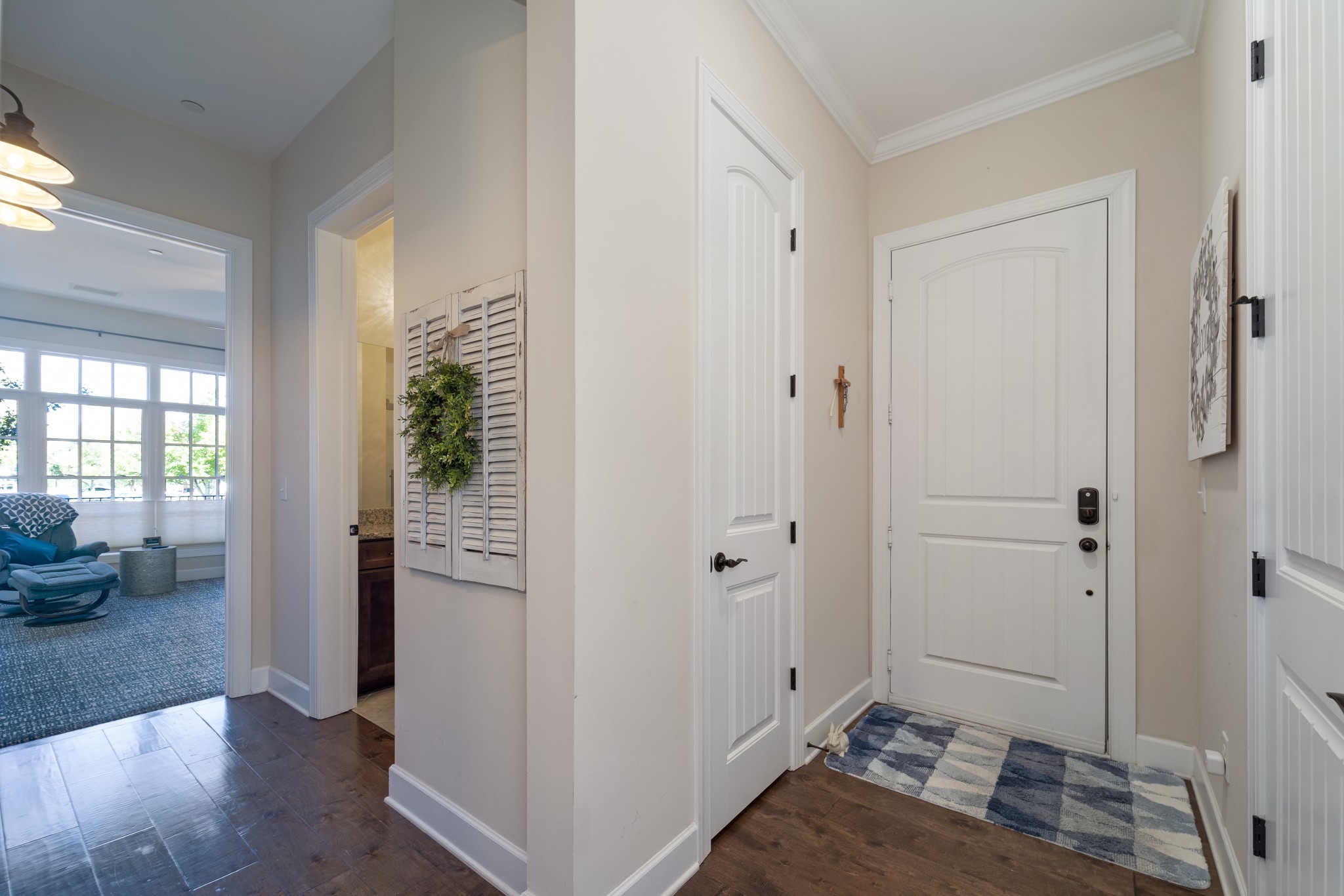6000 Keats St 104