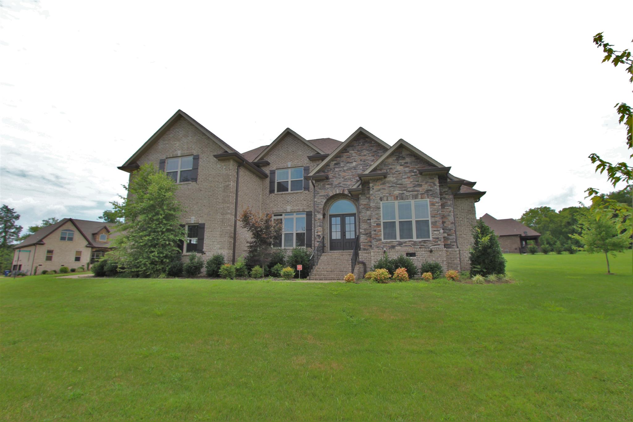 Photo 1 of 30 — 800 Guinevere Pt, Mount Juliet, TN 37122