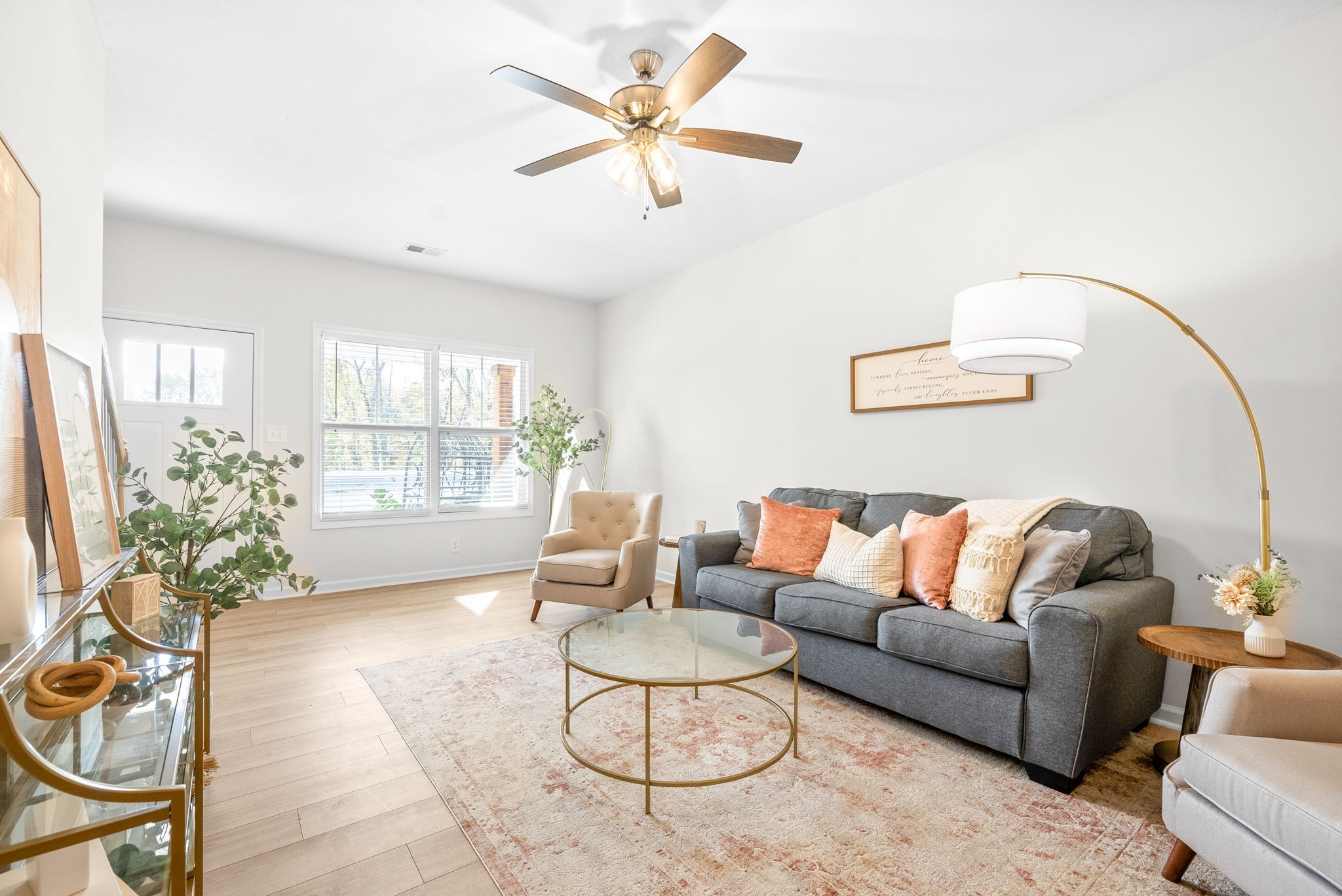 Clarksville, Tennessee 37043, United States, 2 Bedrooms Bedrooms, ,3 BathroomsBathrooms,Residential,Pending,110065