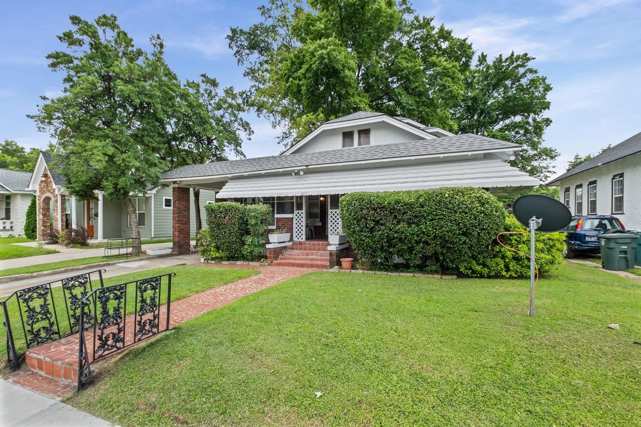 985 FORREST AVE