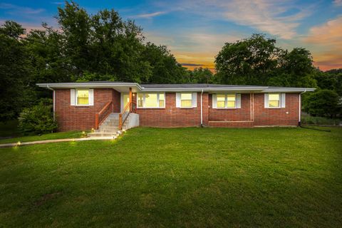 210 Shevel Dr Goodlettsville TN 37072