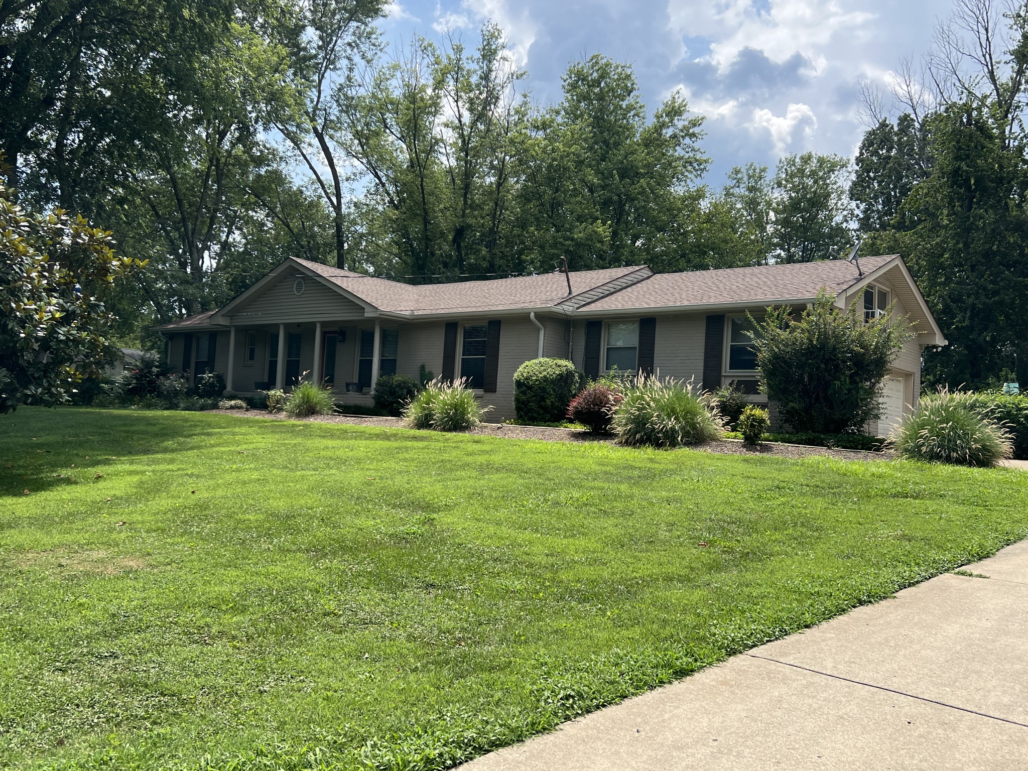 1405 Lipscomb Dr