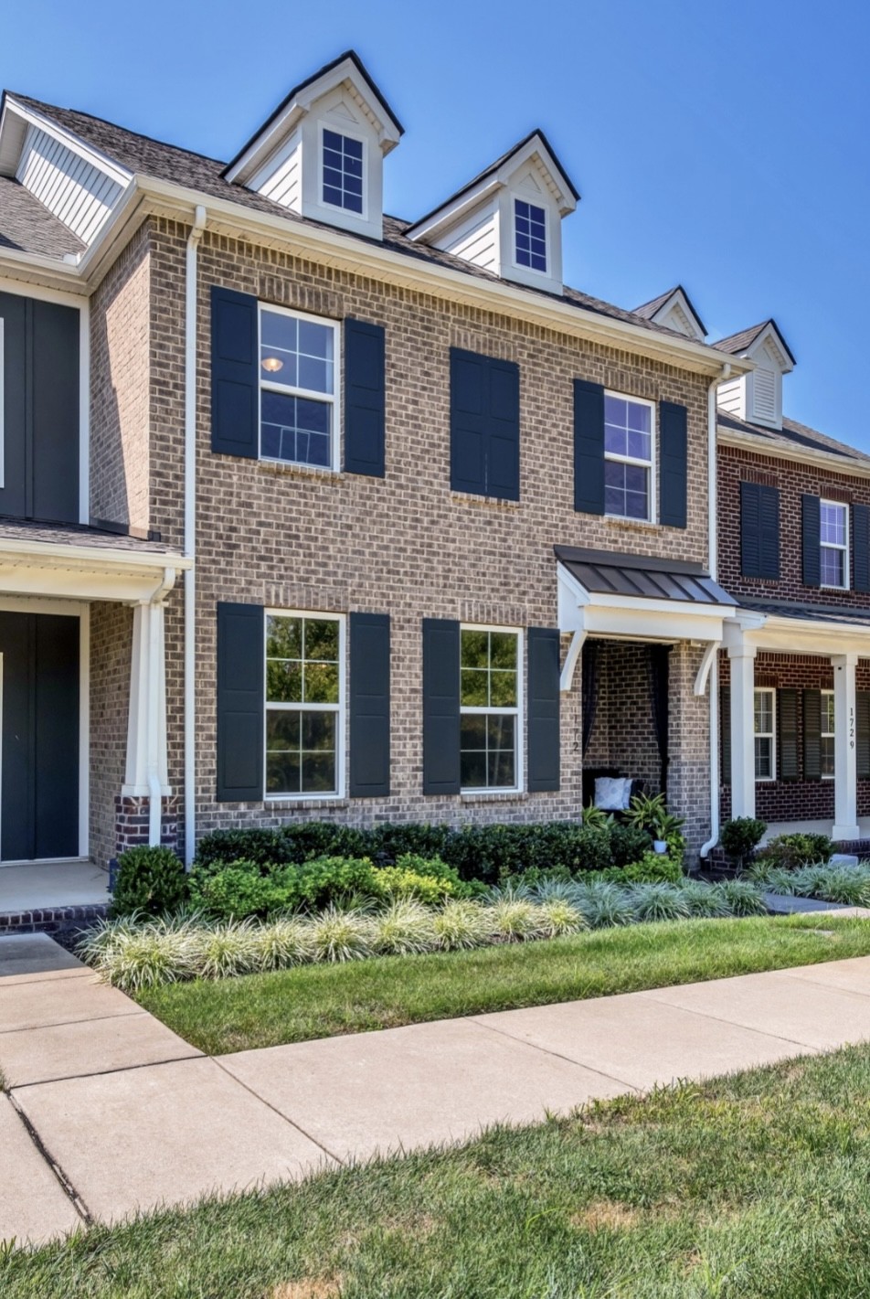 1727 Old Drakes Creek Rd