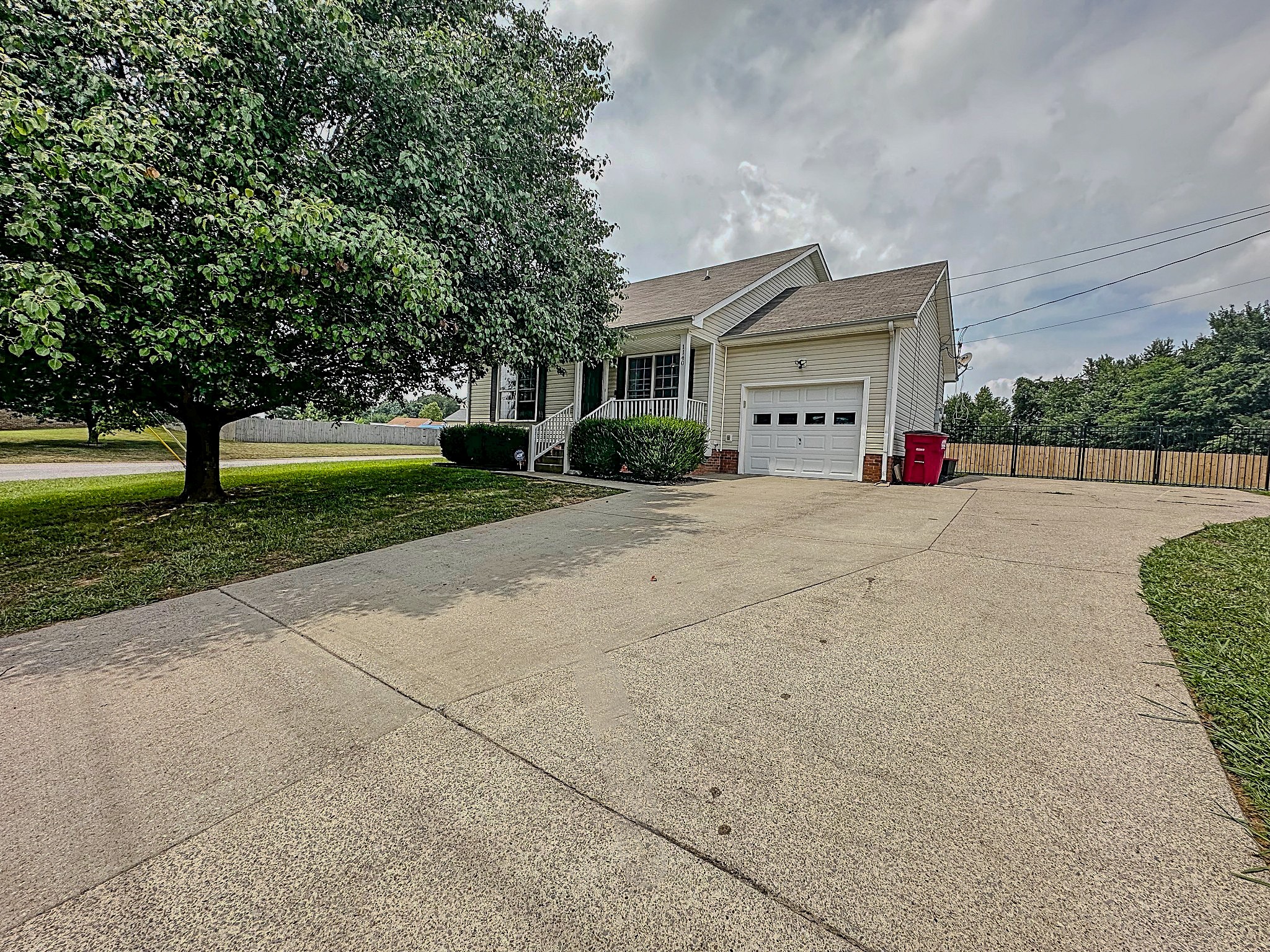 1140 Lamont Ct