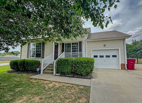 1140 Lamont Ct Clarksville TN 37042