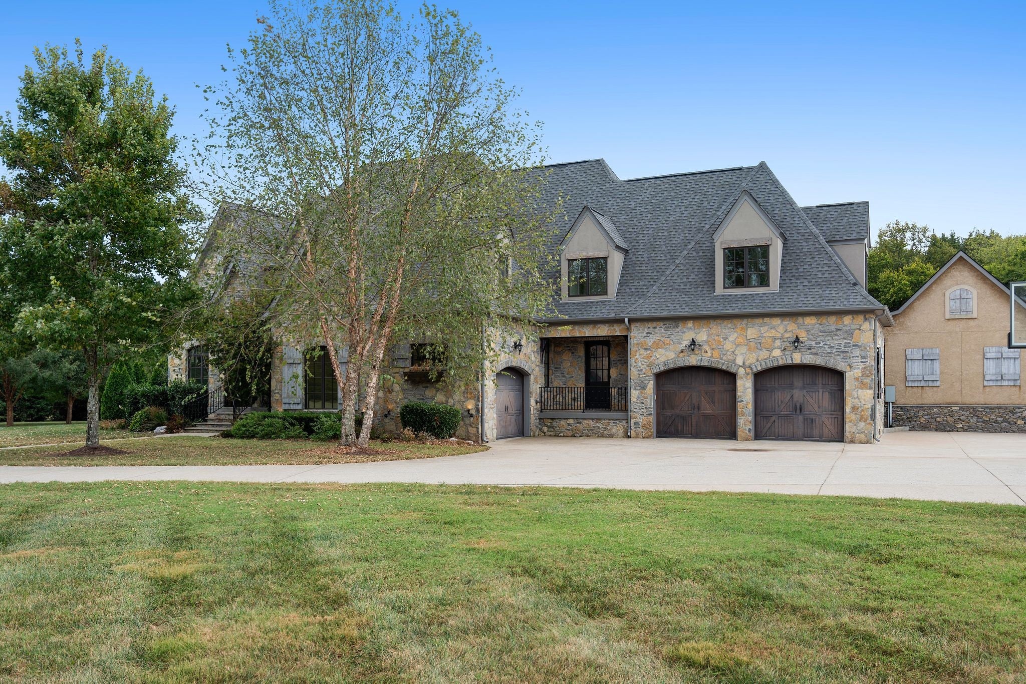 4020 Jessica Ln