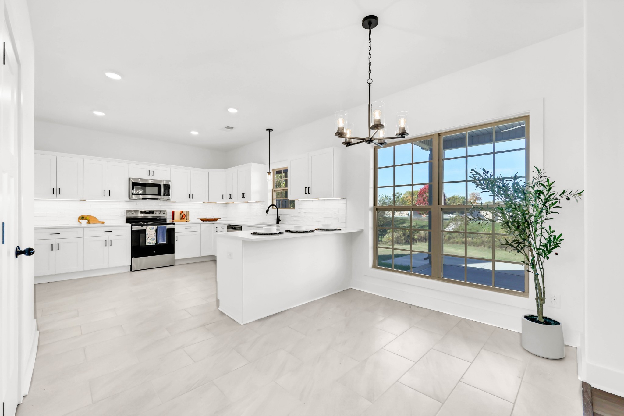 1117 Henry Place Blvd