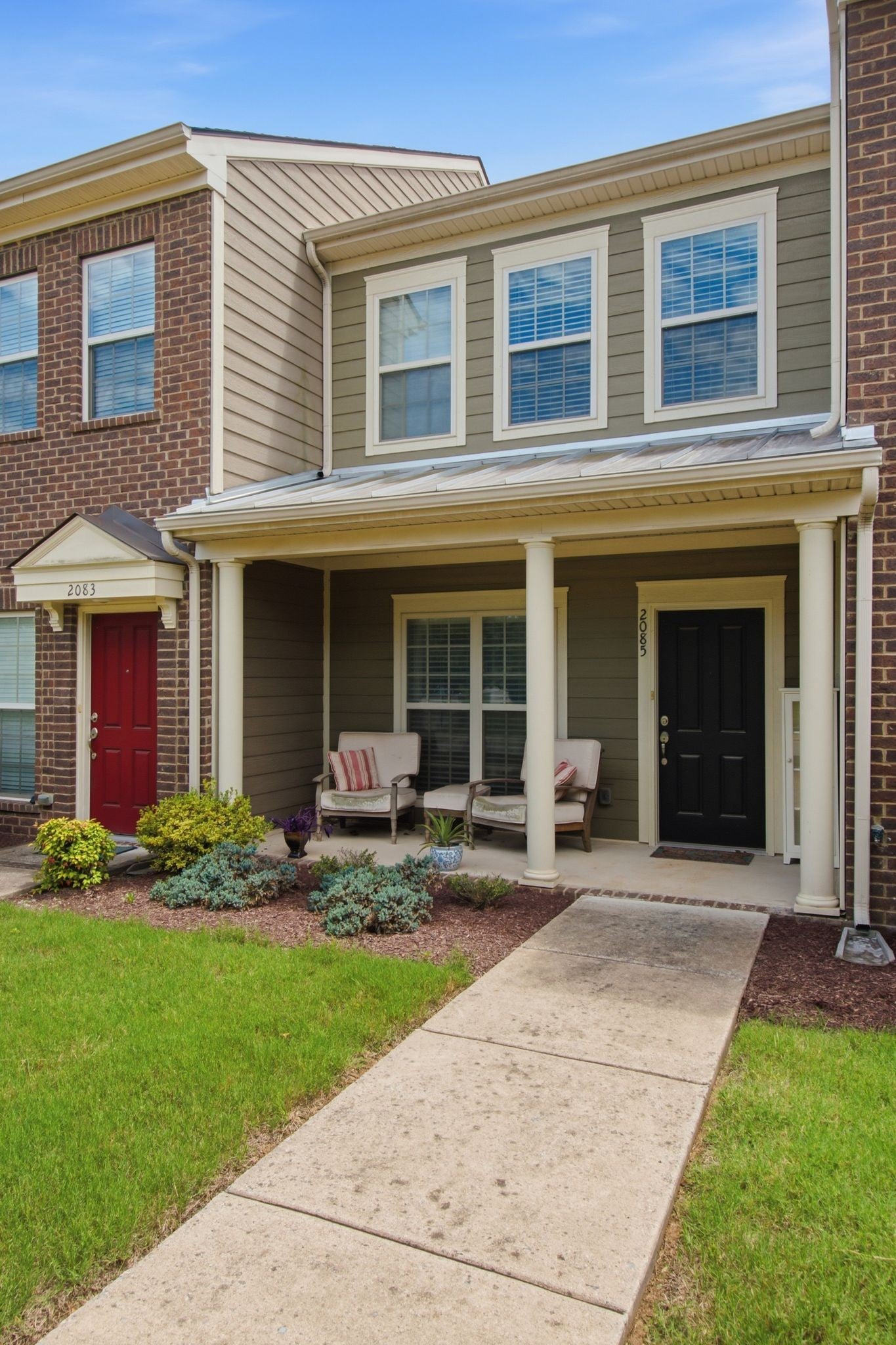 2085 Hemlock Dr