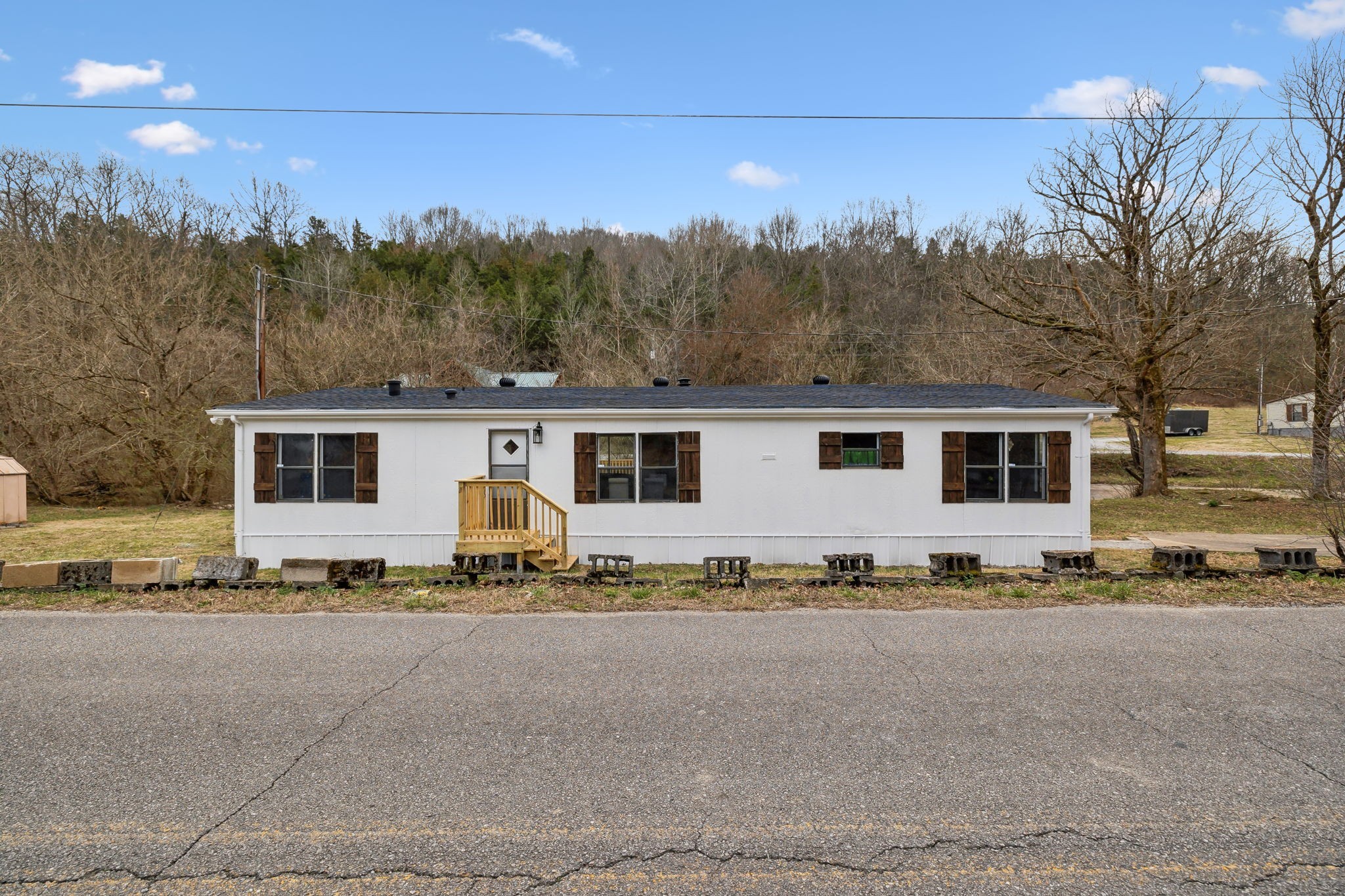 275 Hogans Creek Rd