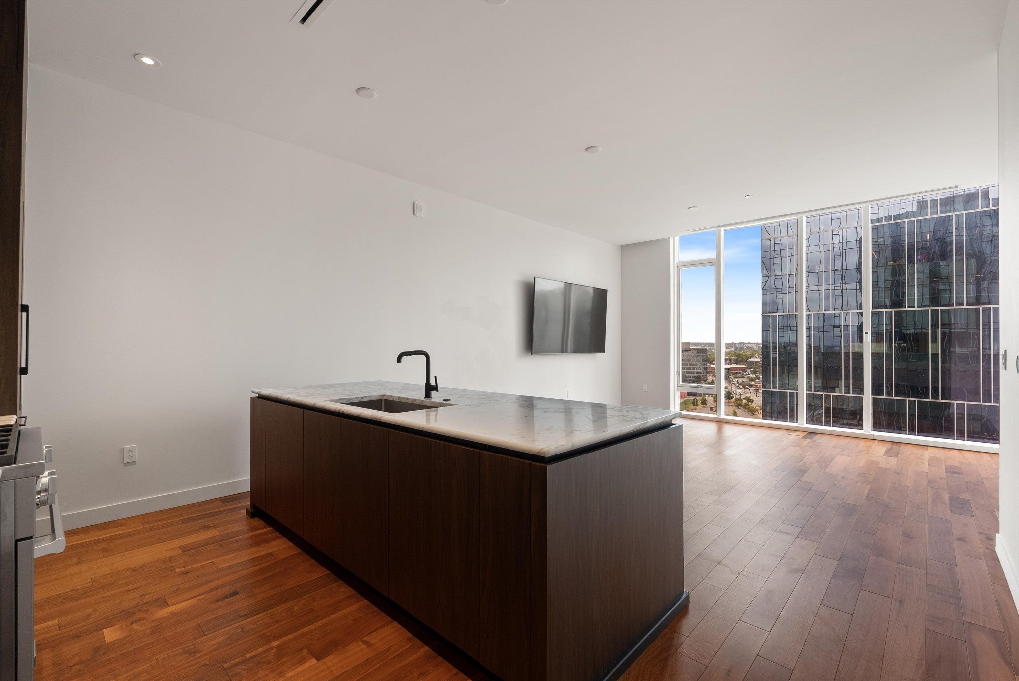160 2nd Ave S 1504