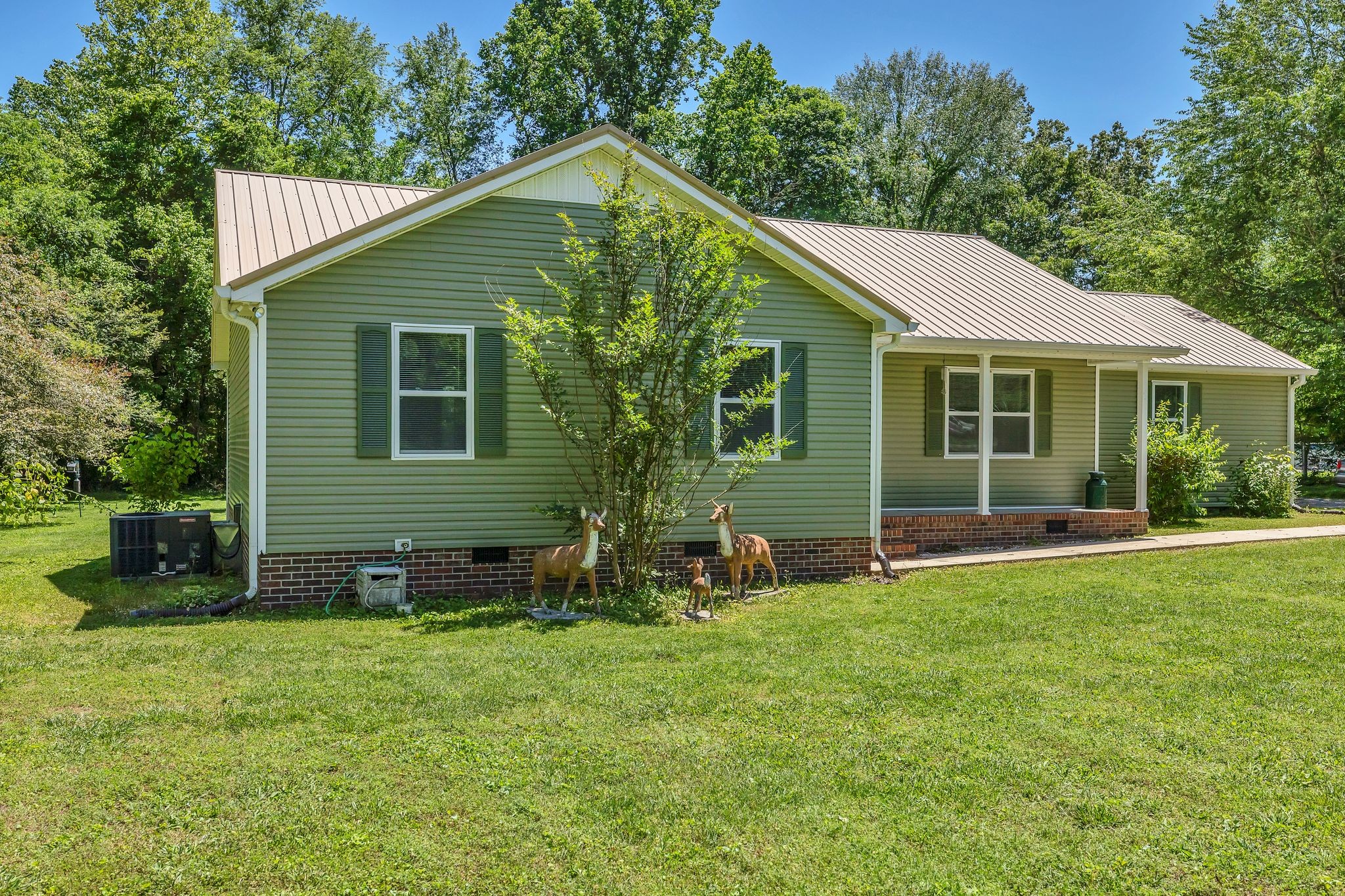 99 Arrowhead Dr