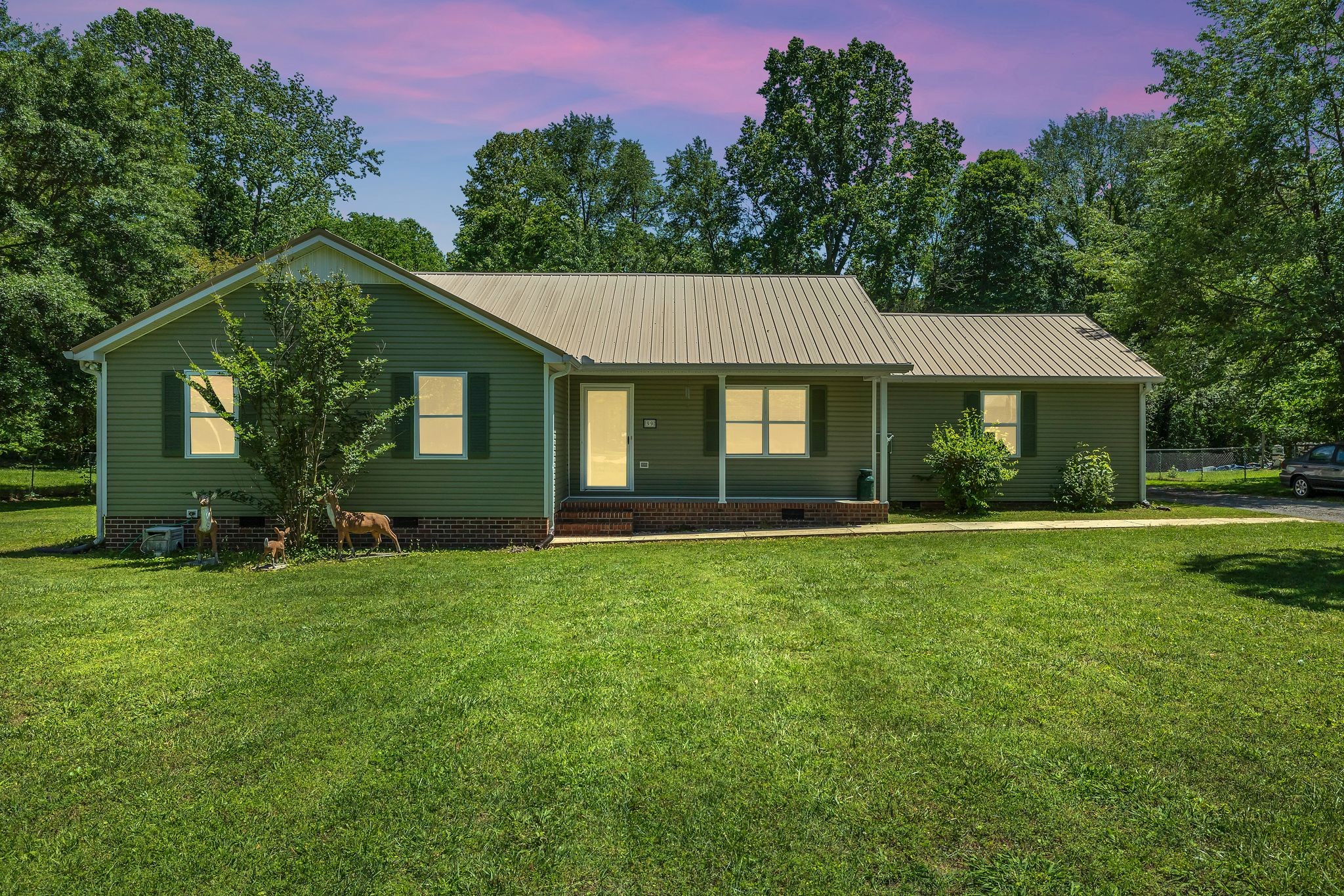99 Arrowhead Dr
